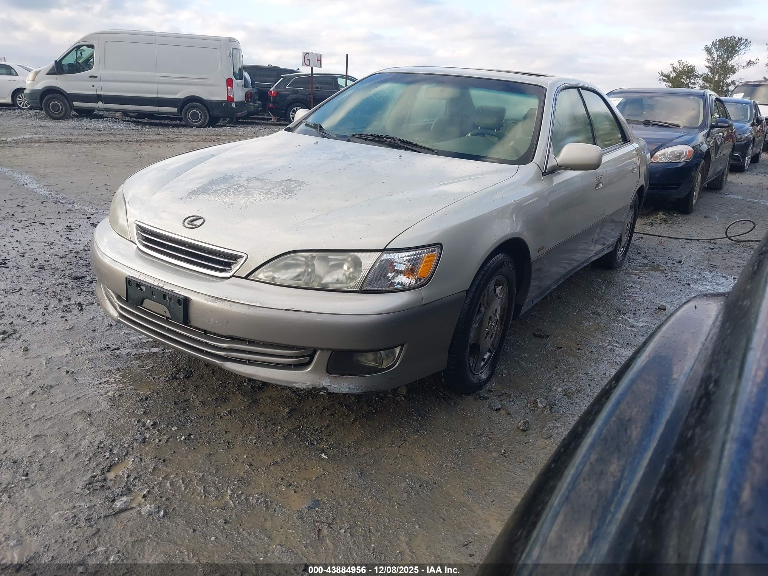 LEXUS ES image 2