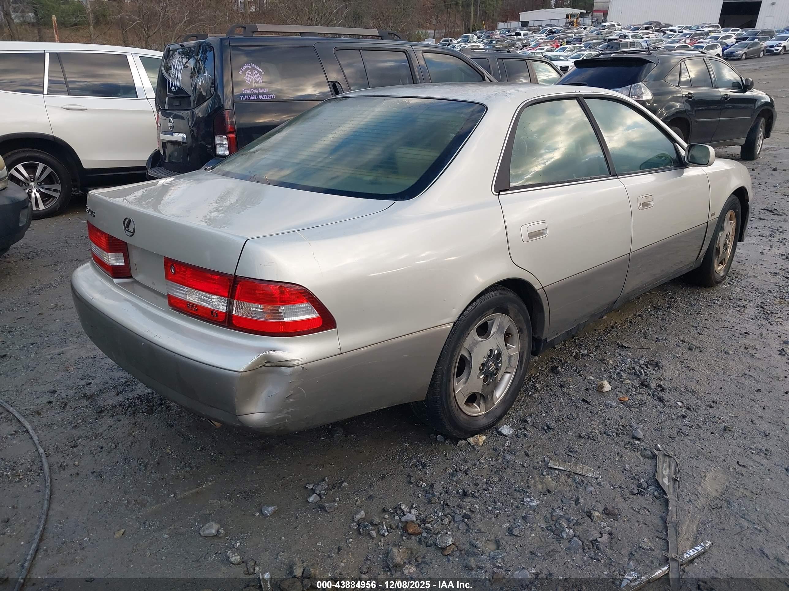 LEXUS ES image 4