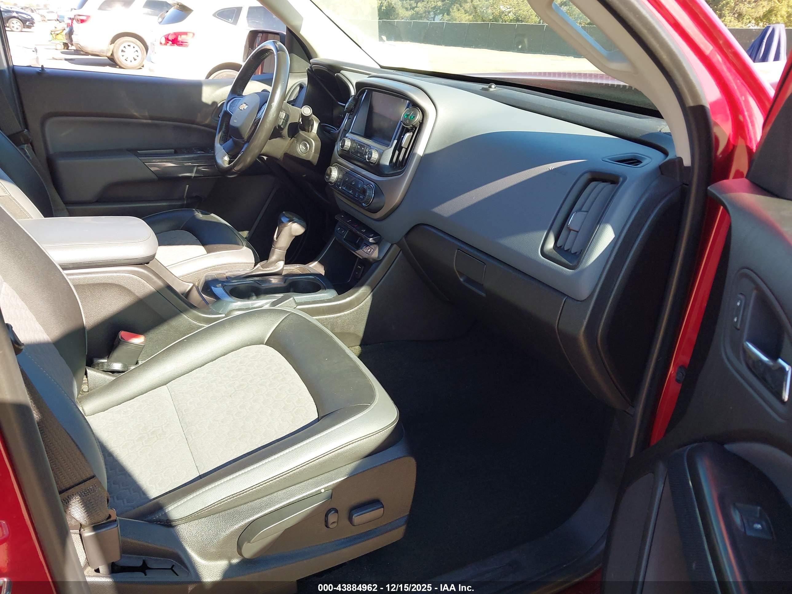 CHEVROLET COLORADO image 5