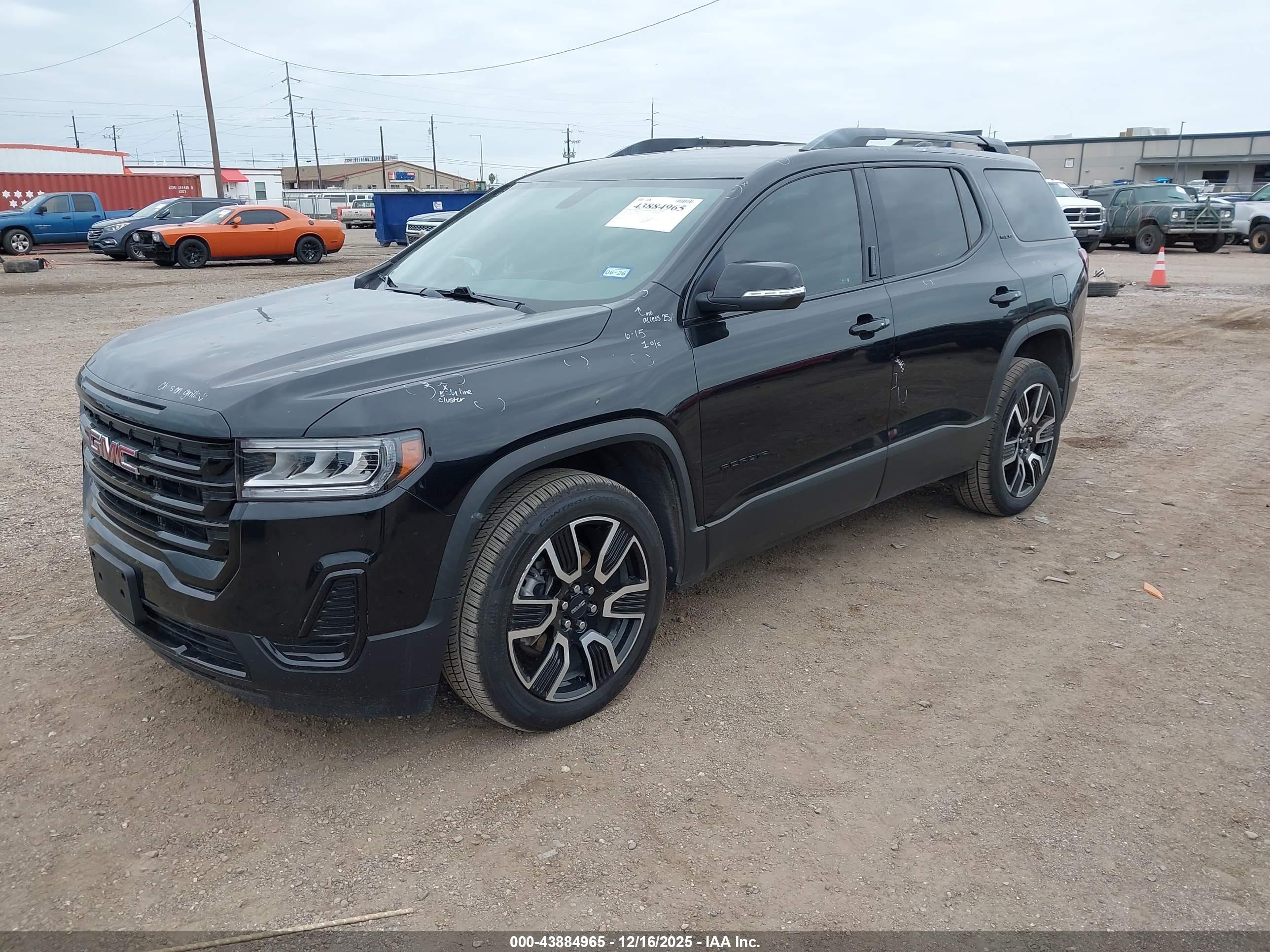GMC ACADIA image 2