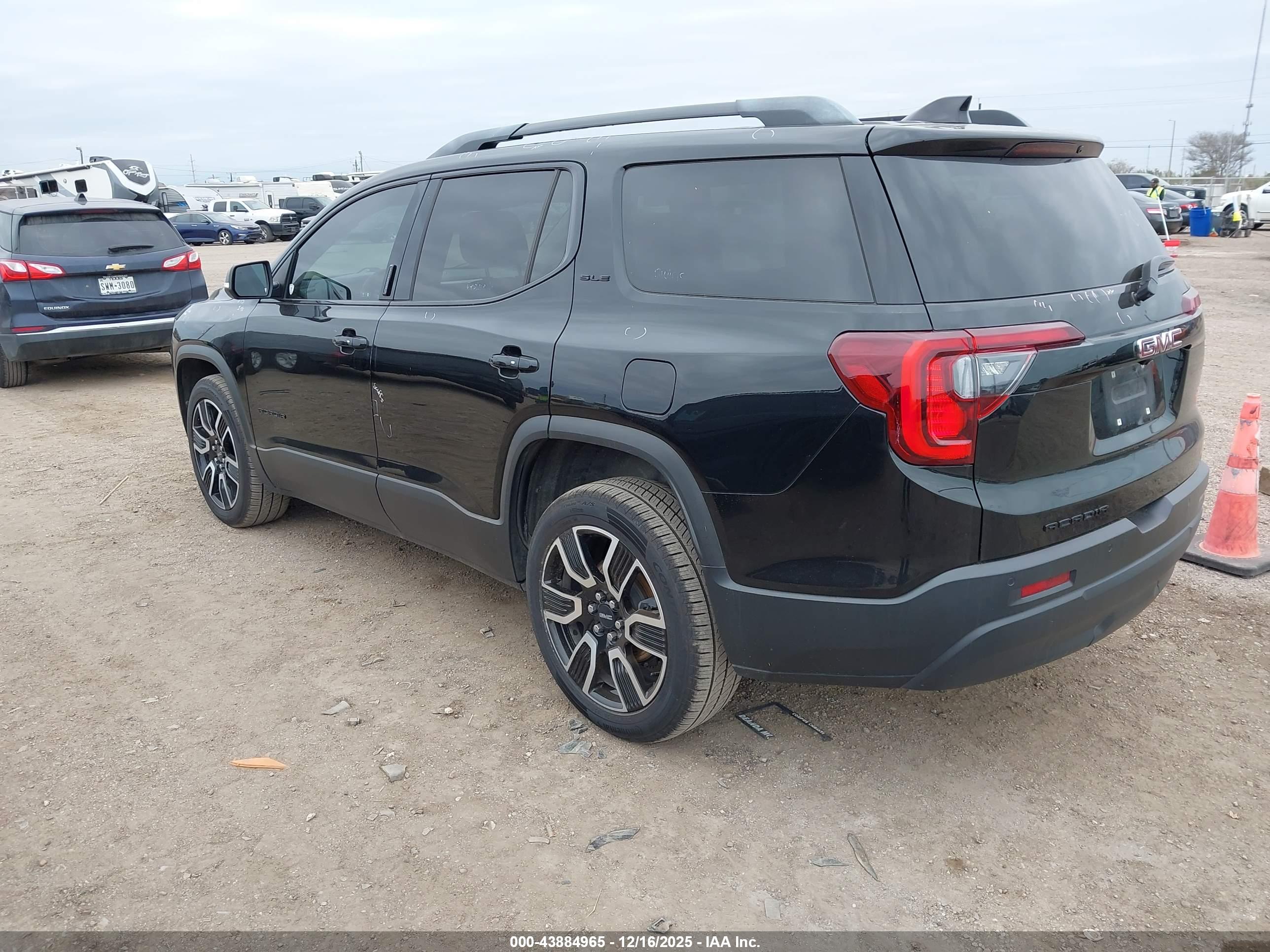 GMC ACADIA image 3