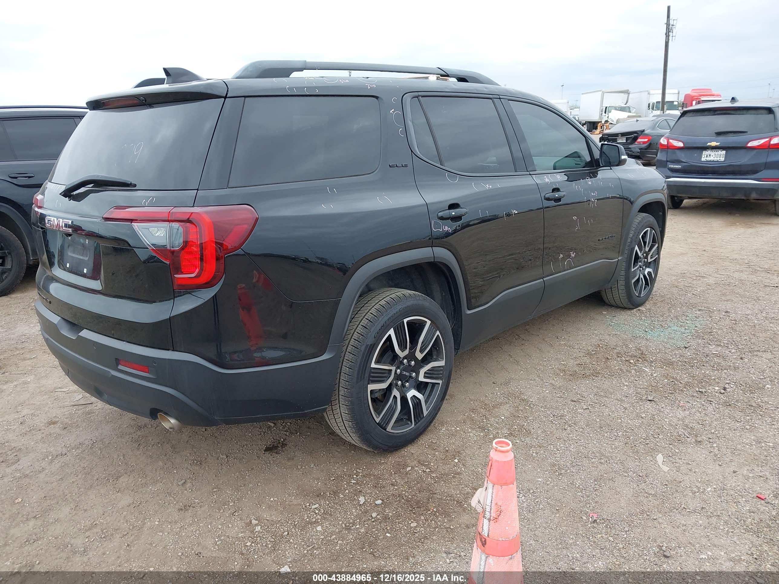 GMC ACADIA image 4