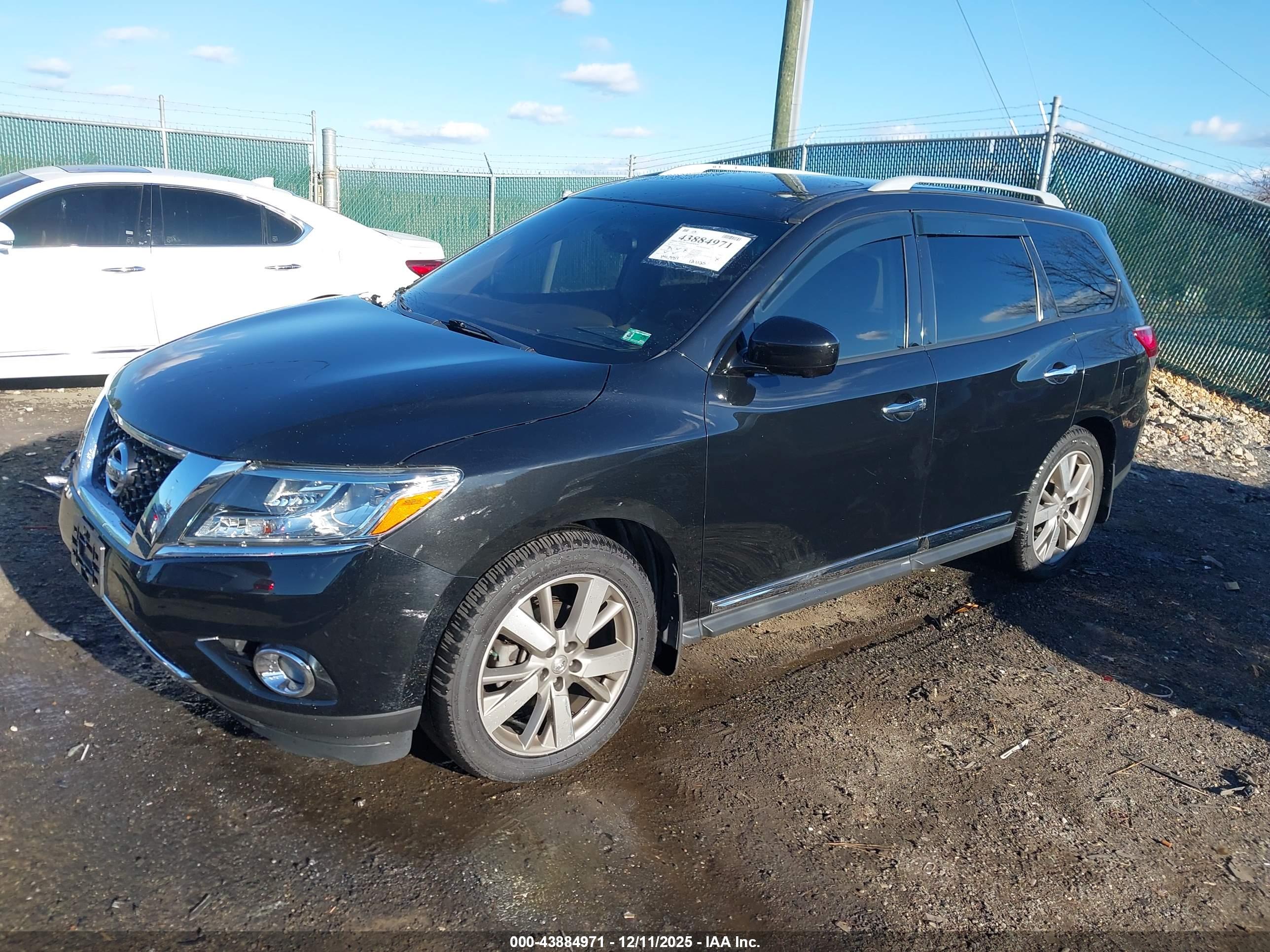 NISSAN PATHFINDER image 2