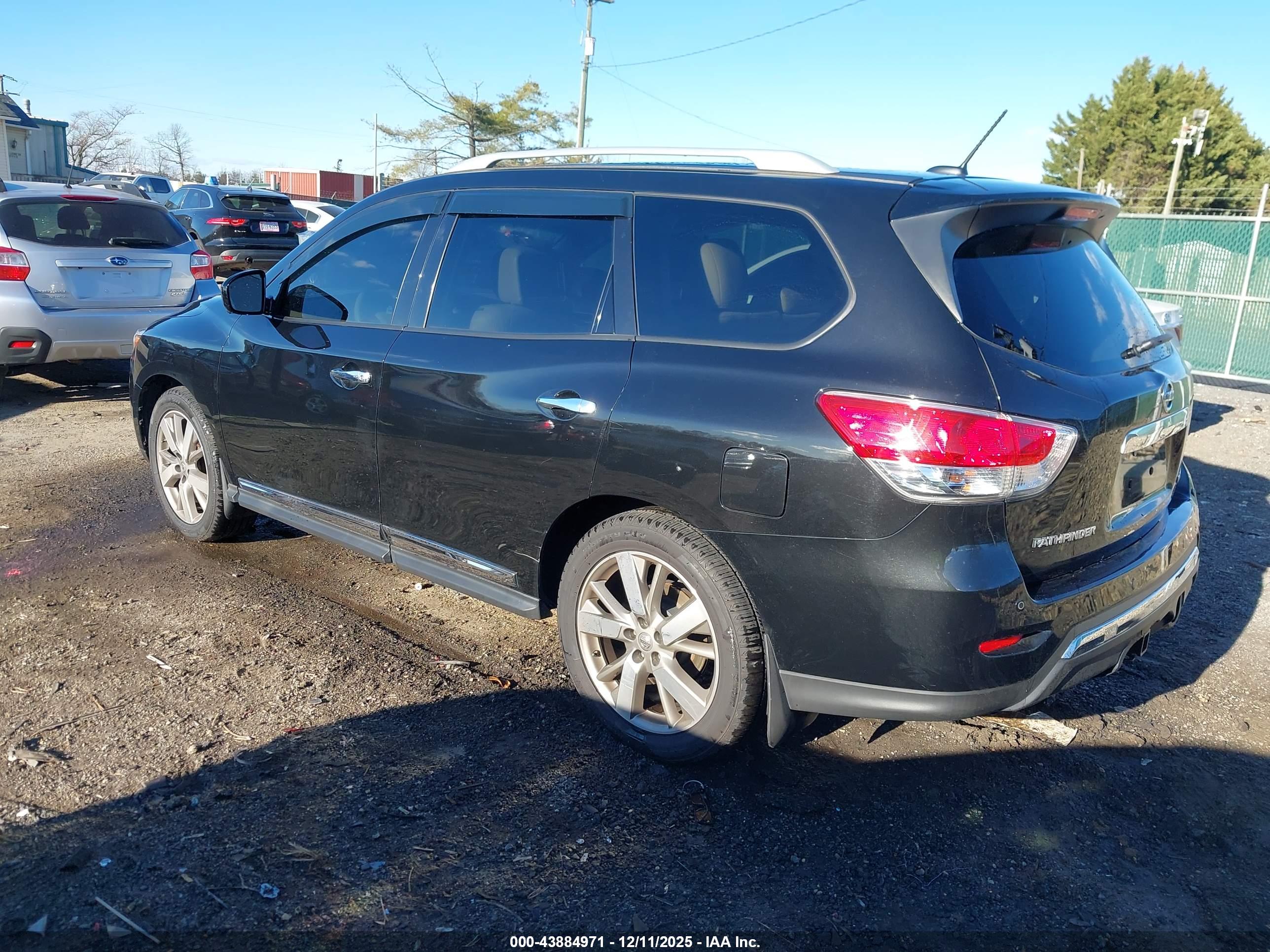 NISSAN PATHFINDER image 3