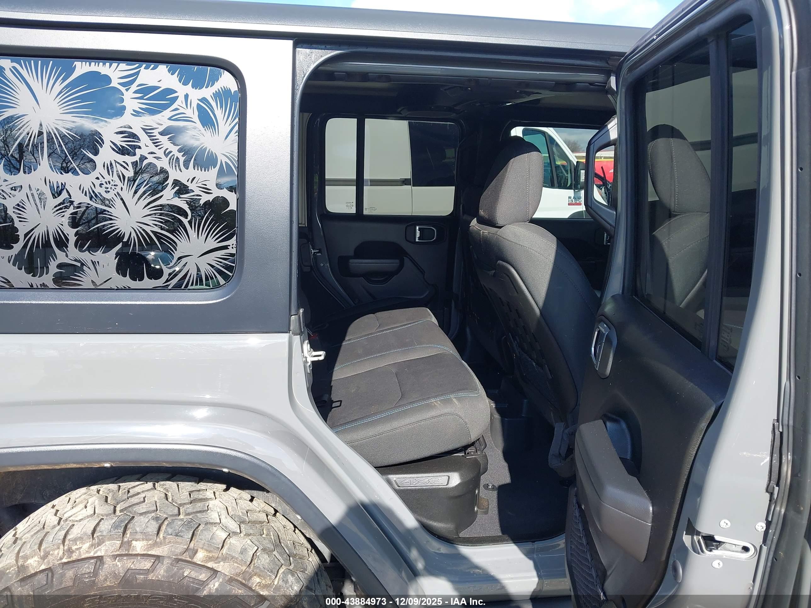 JEEP WRANGLER image 8