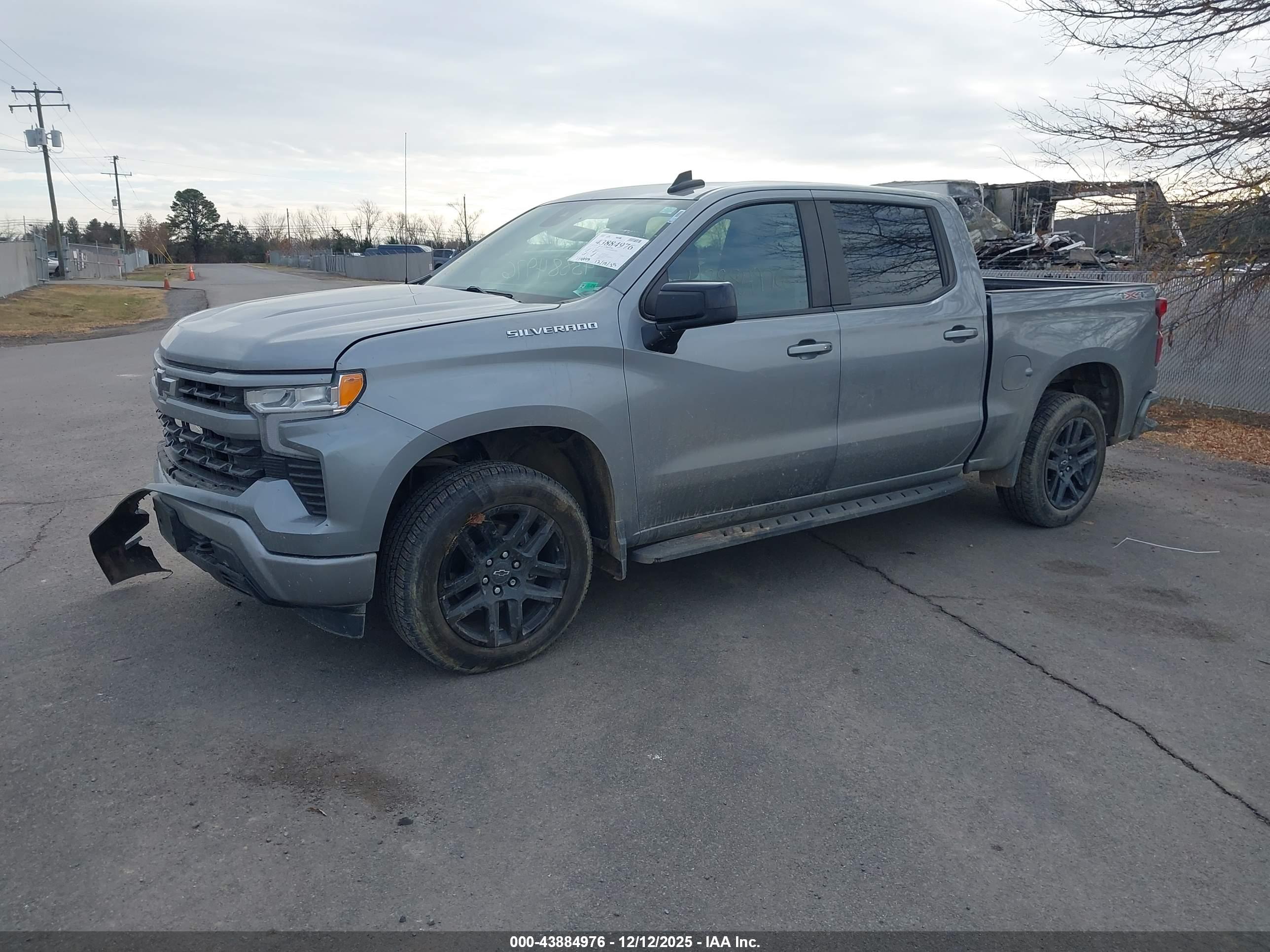 CHEVROLET SILVERADO image 2