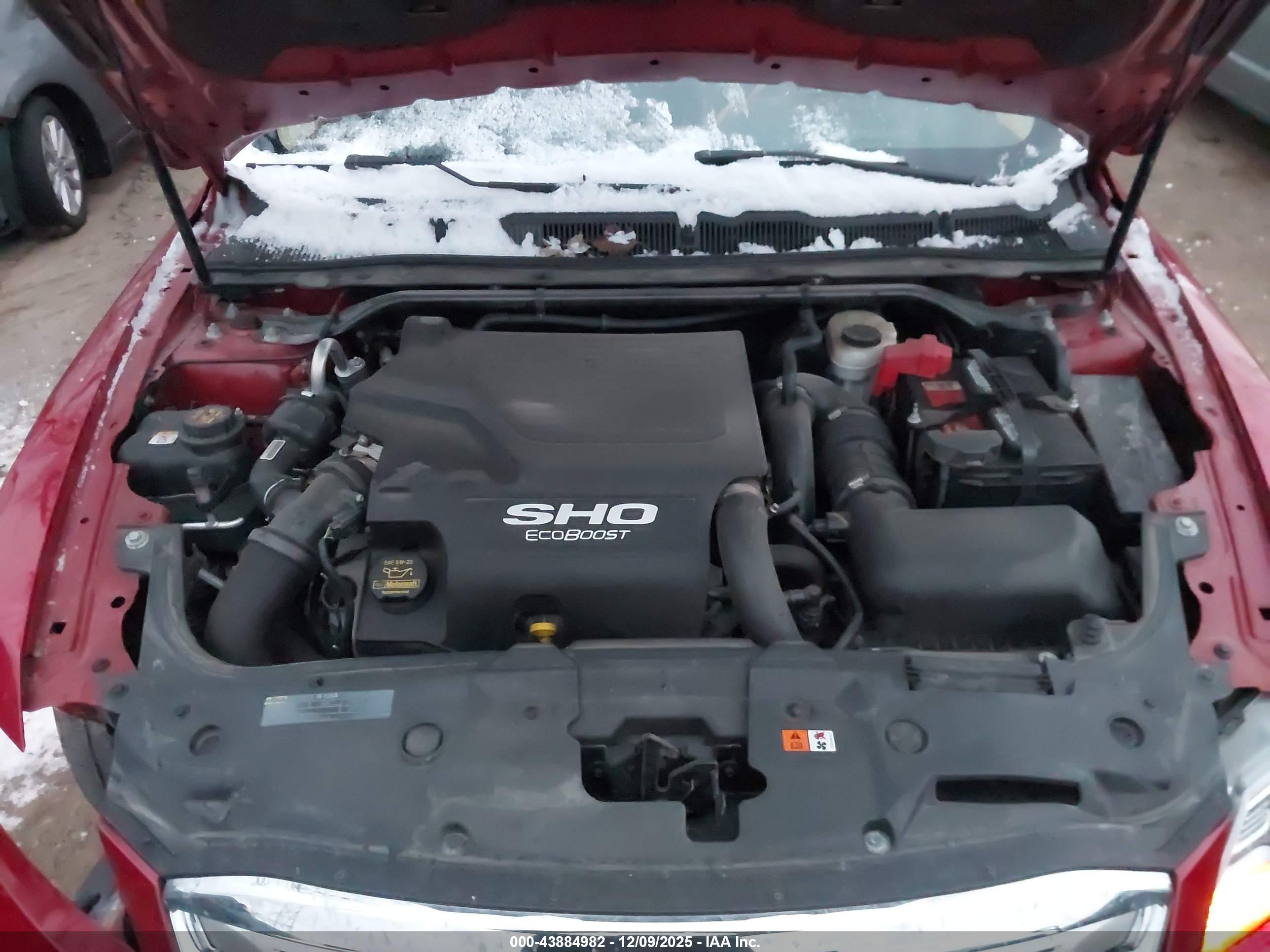 FORD TAURUS image 10