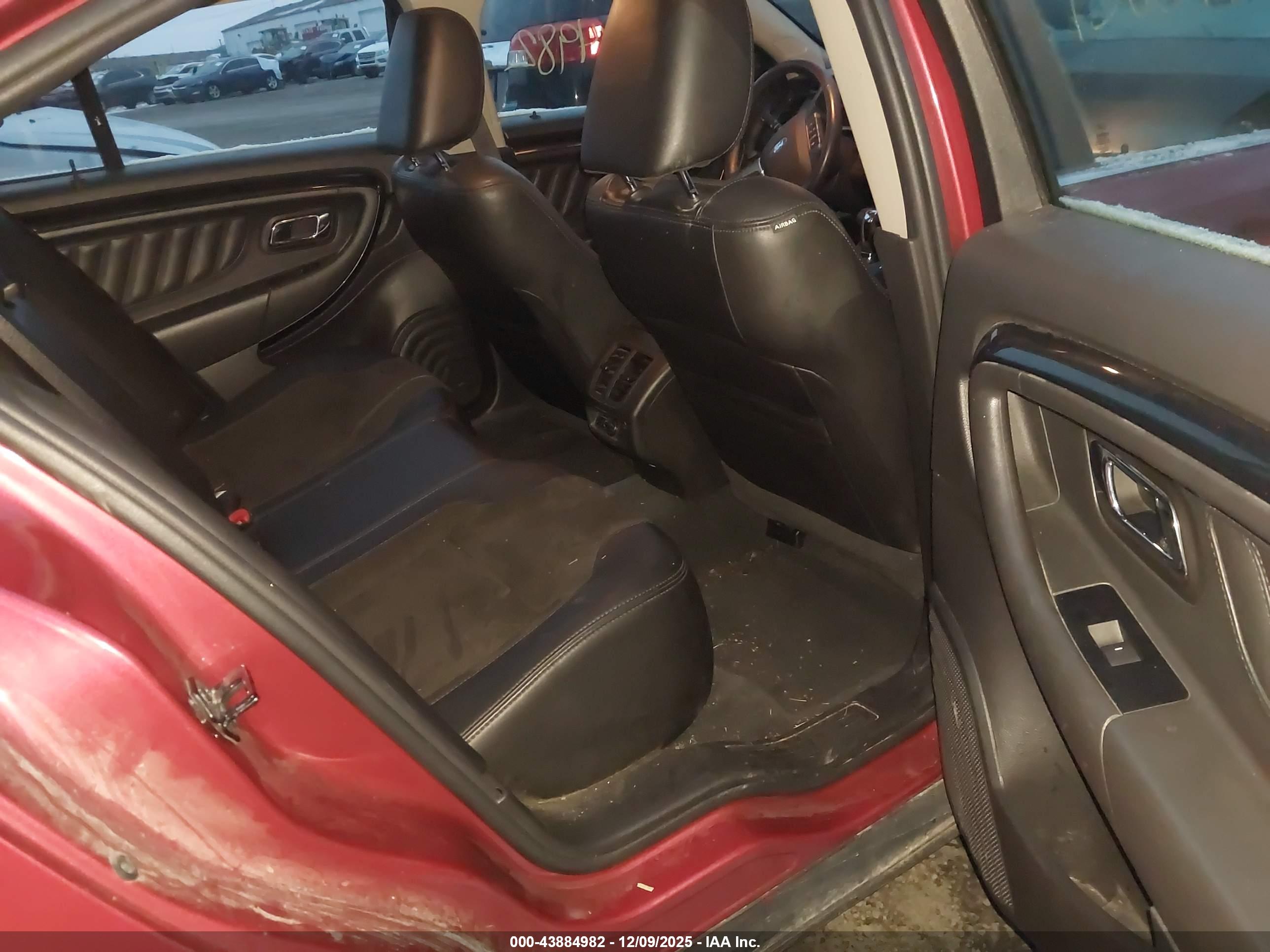FORD TAURUS image 8