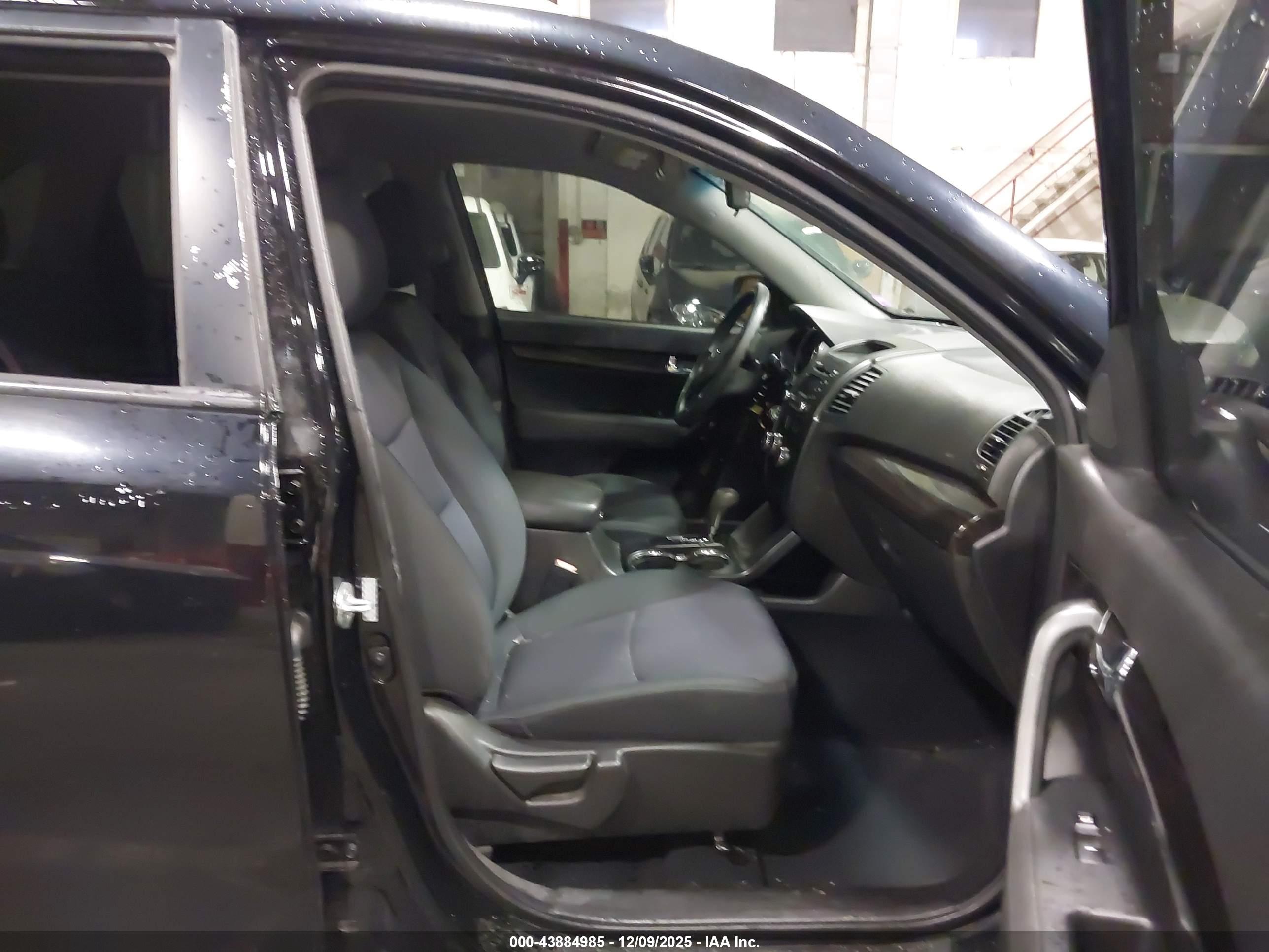 KIA SORENTO image 5
