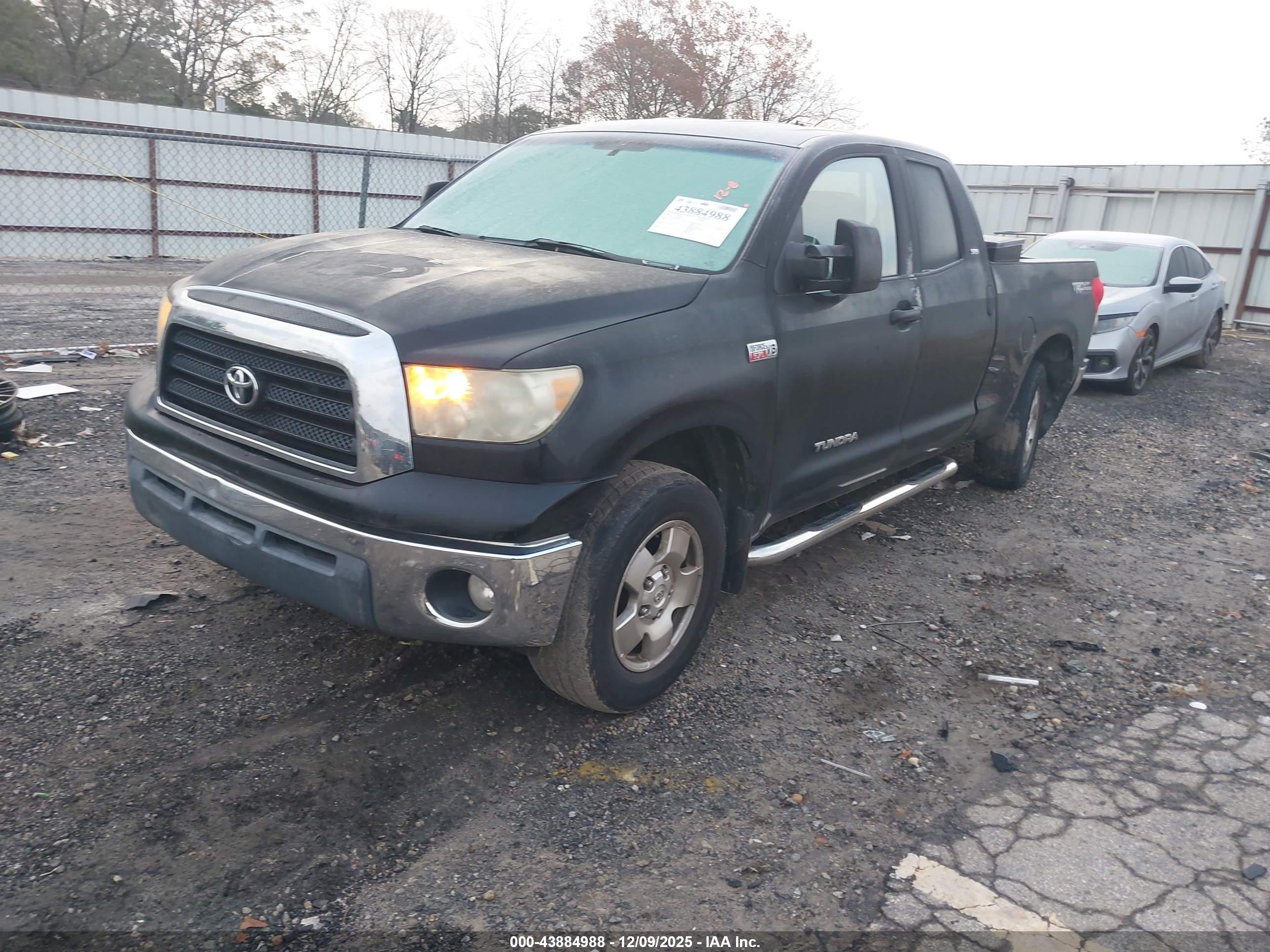 TOYOTA TUNDRA image 2