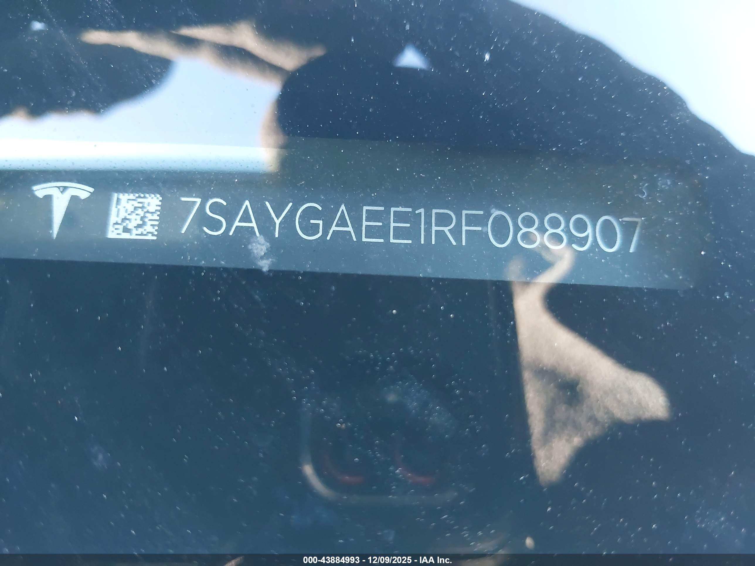 TESLA MODEL image 9