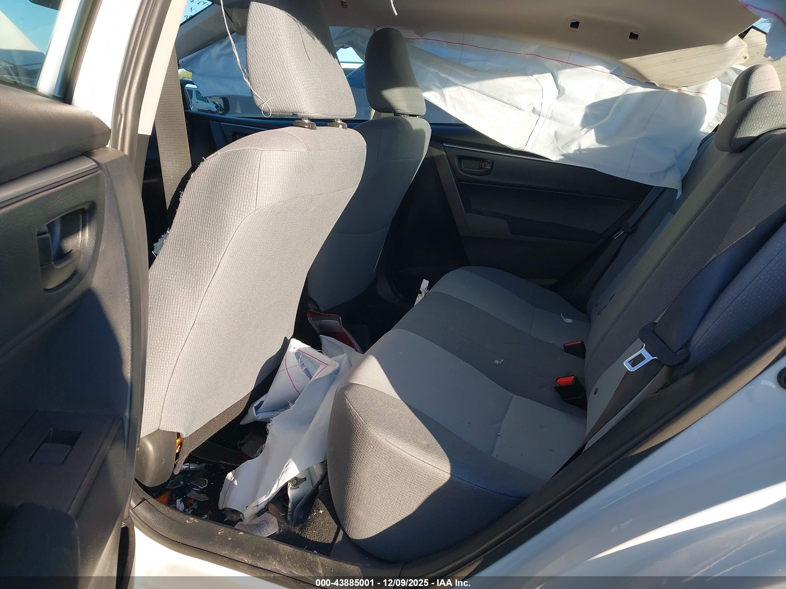 TOYOTA COROLLA image 8