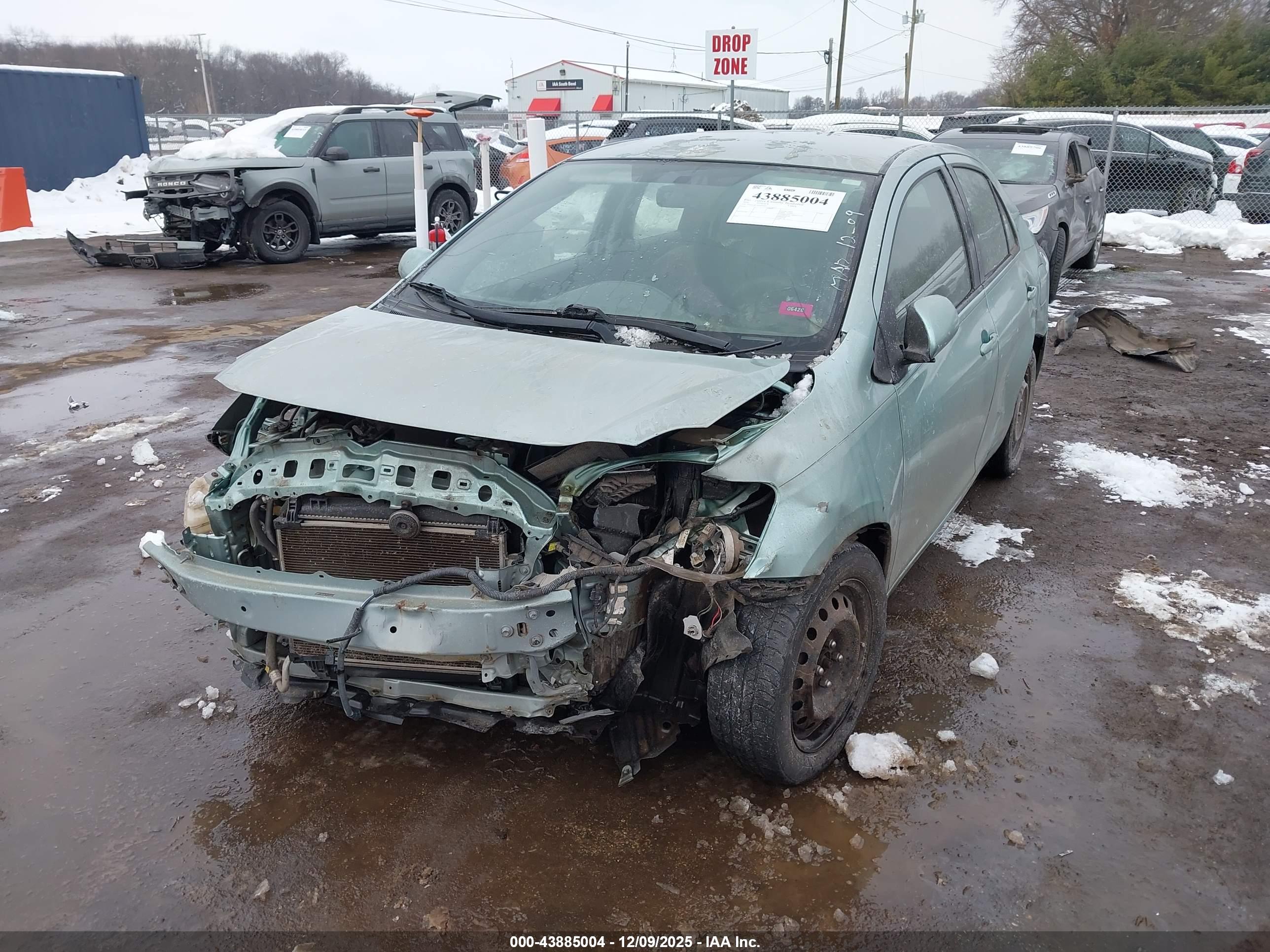 TOYOTA YARIS image 6