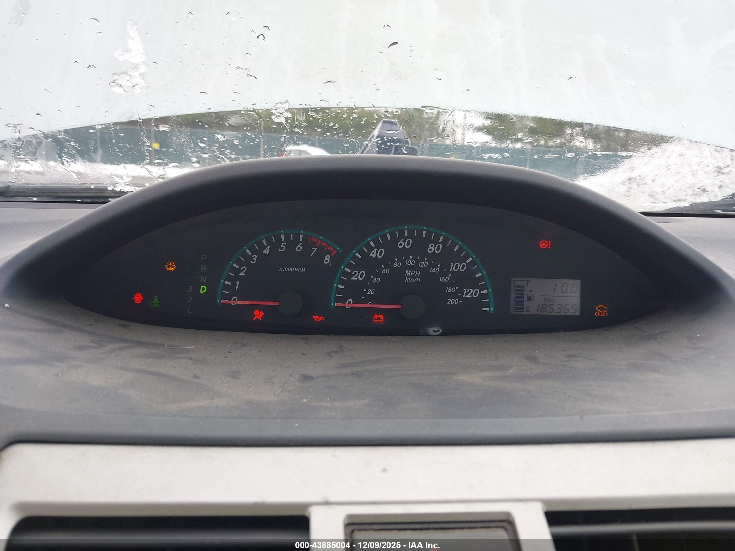 TOYOTA YARIS image 7