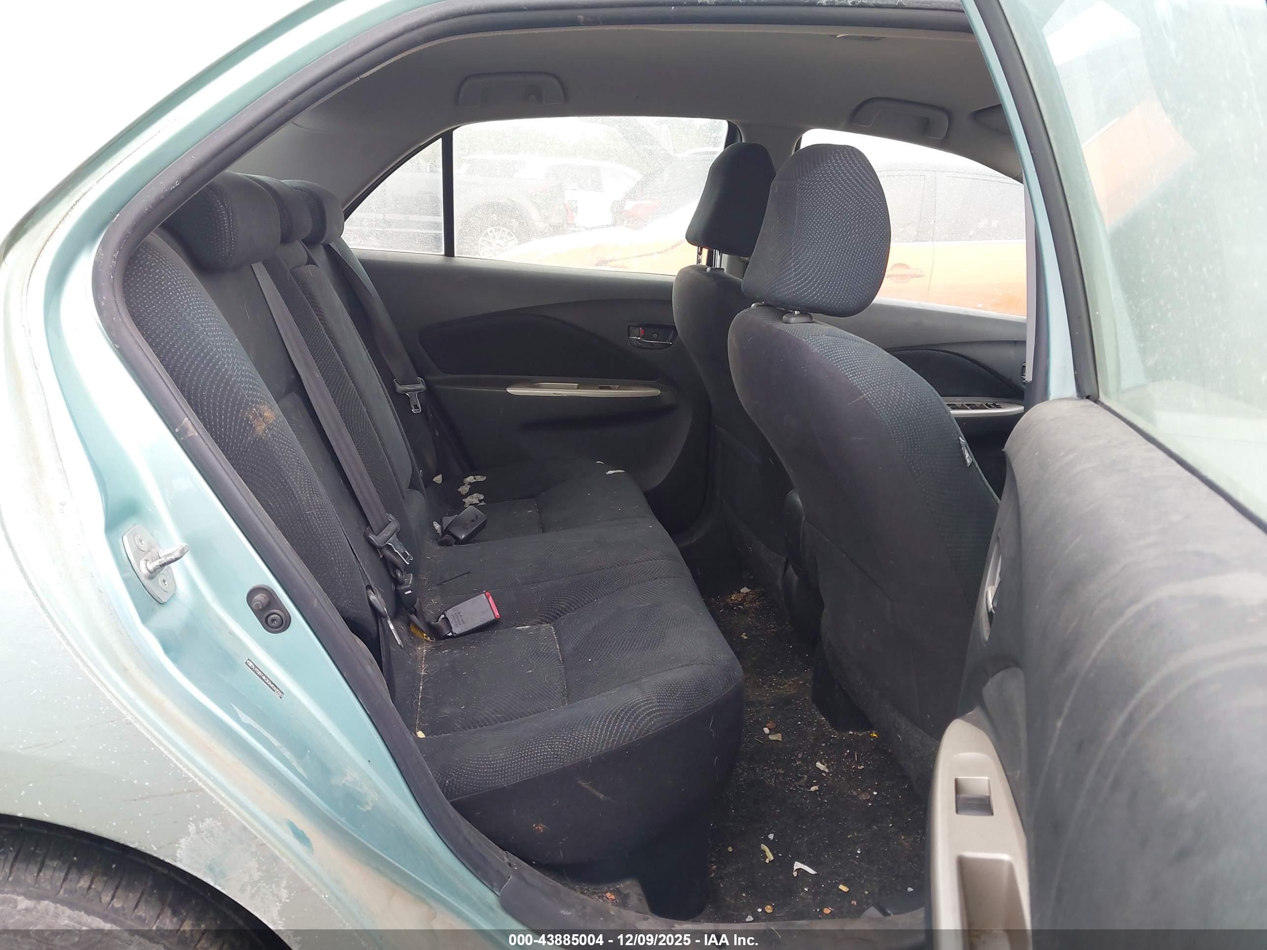 TOYOTA YARIS image 8
