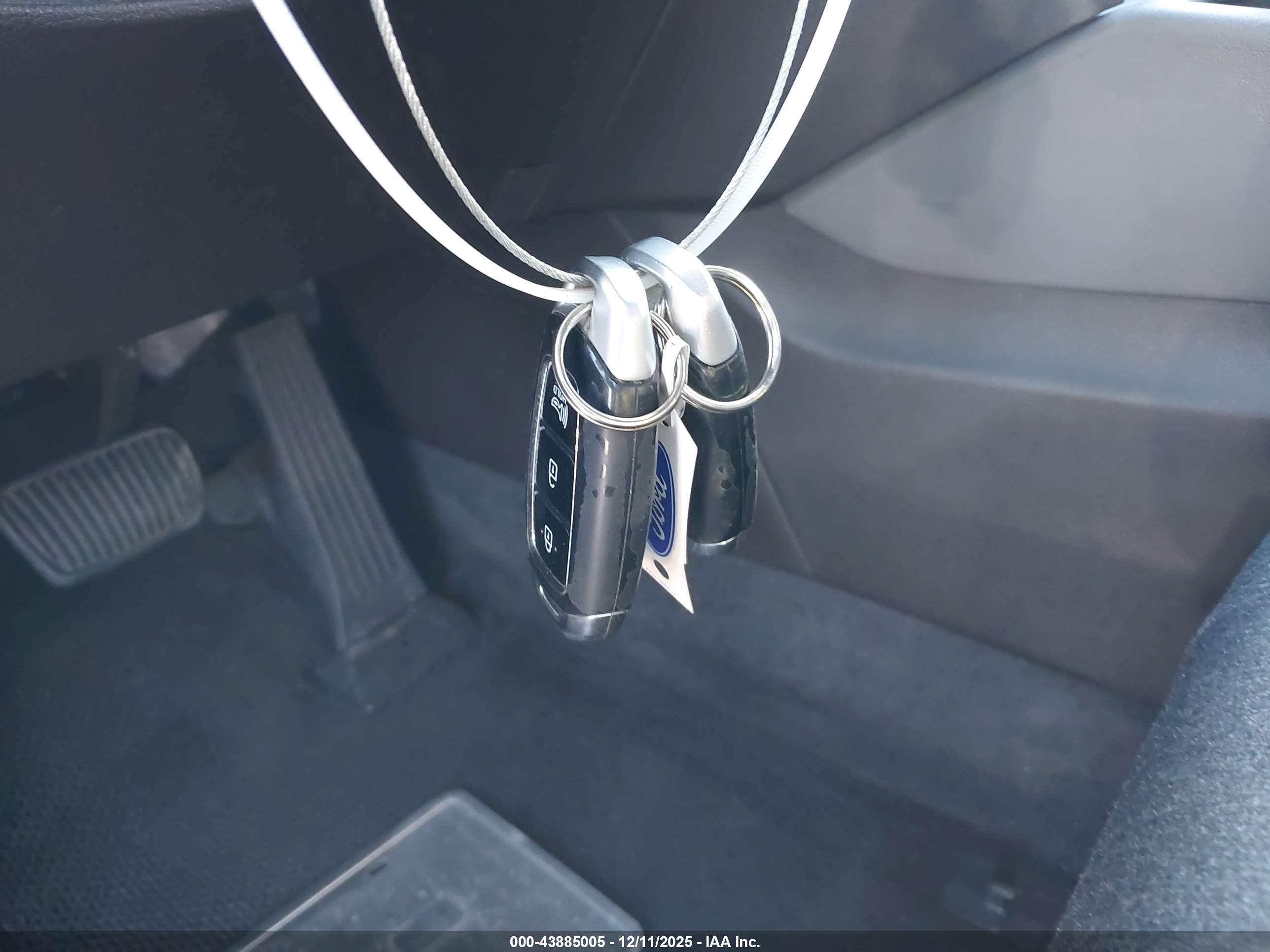 HYUNDAI SANTA image 11