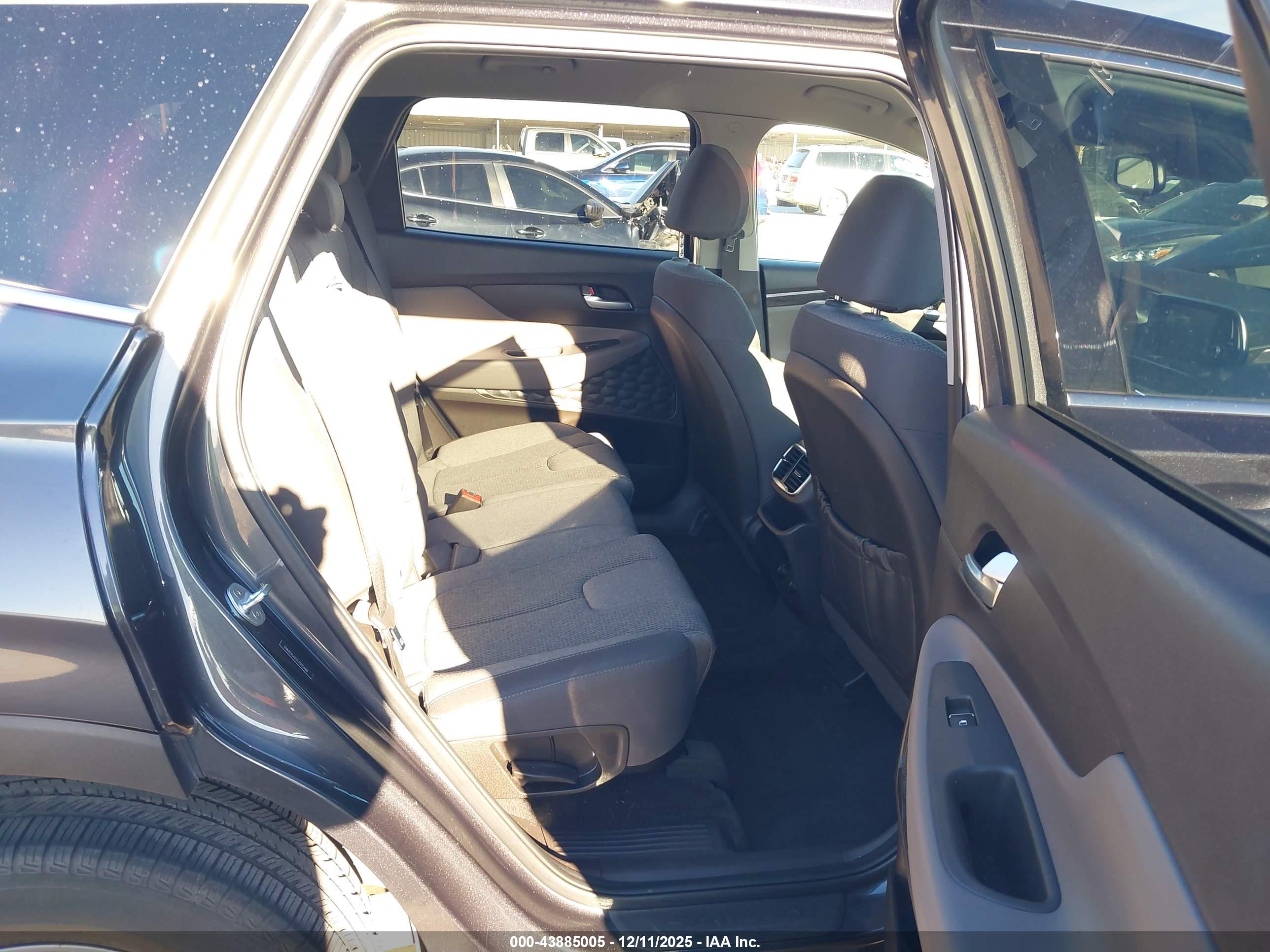 HYUNDAI SANTA image 8
