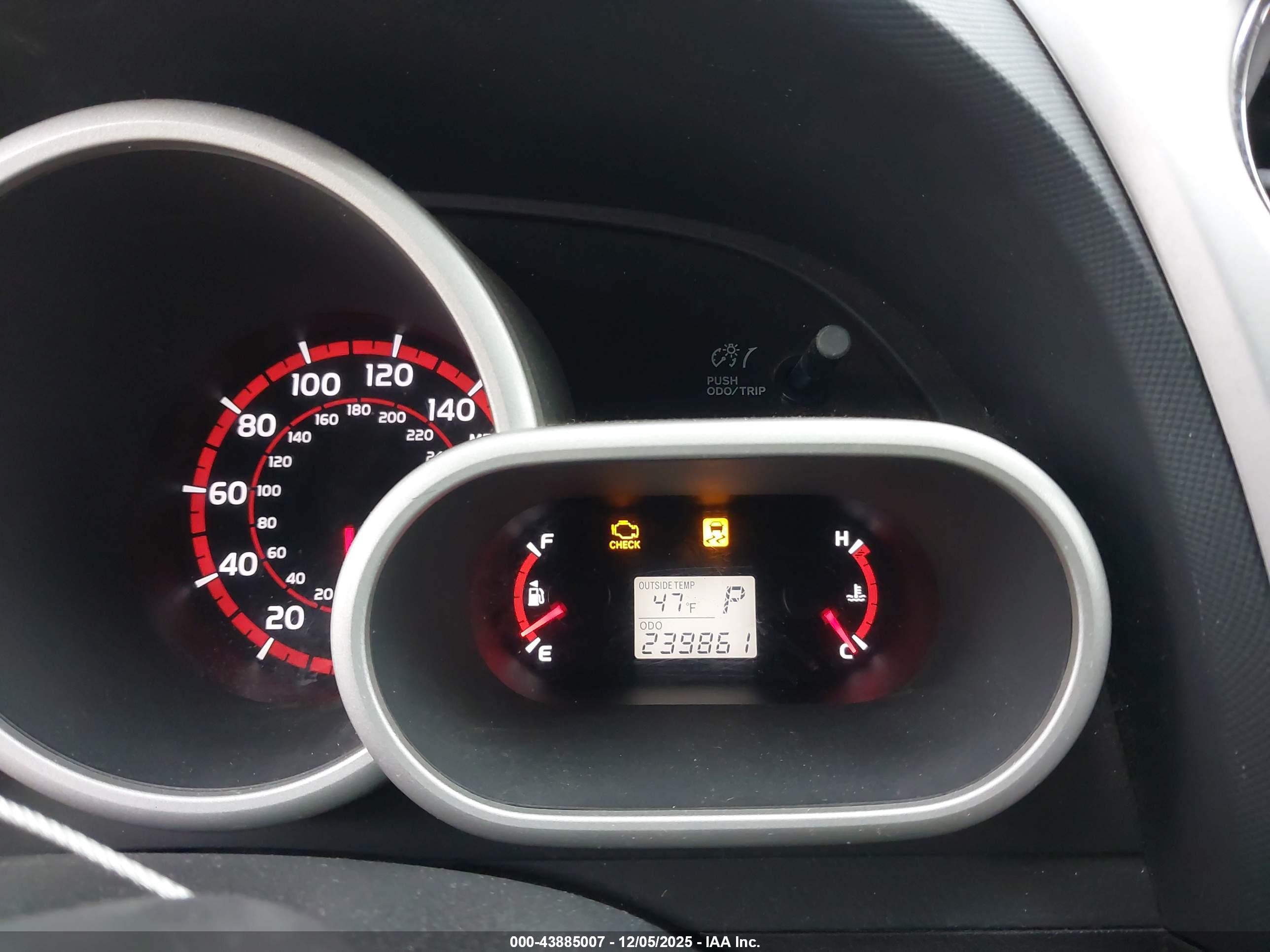 PONTIAC VIBE image 7