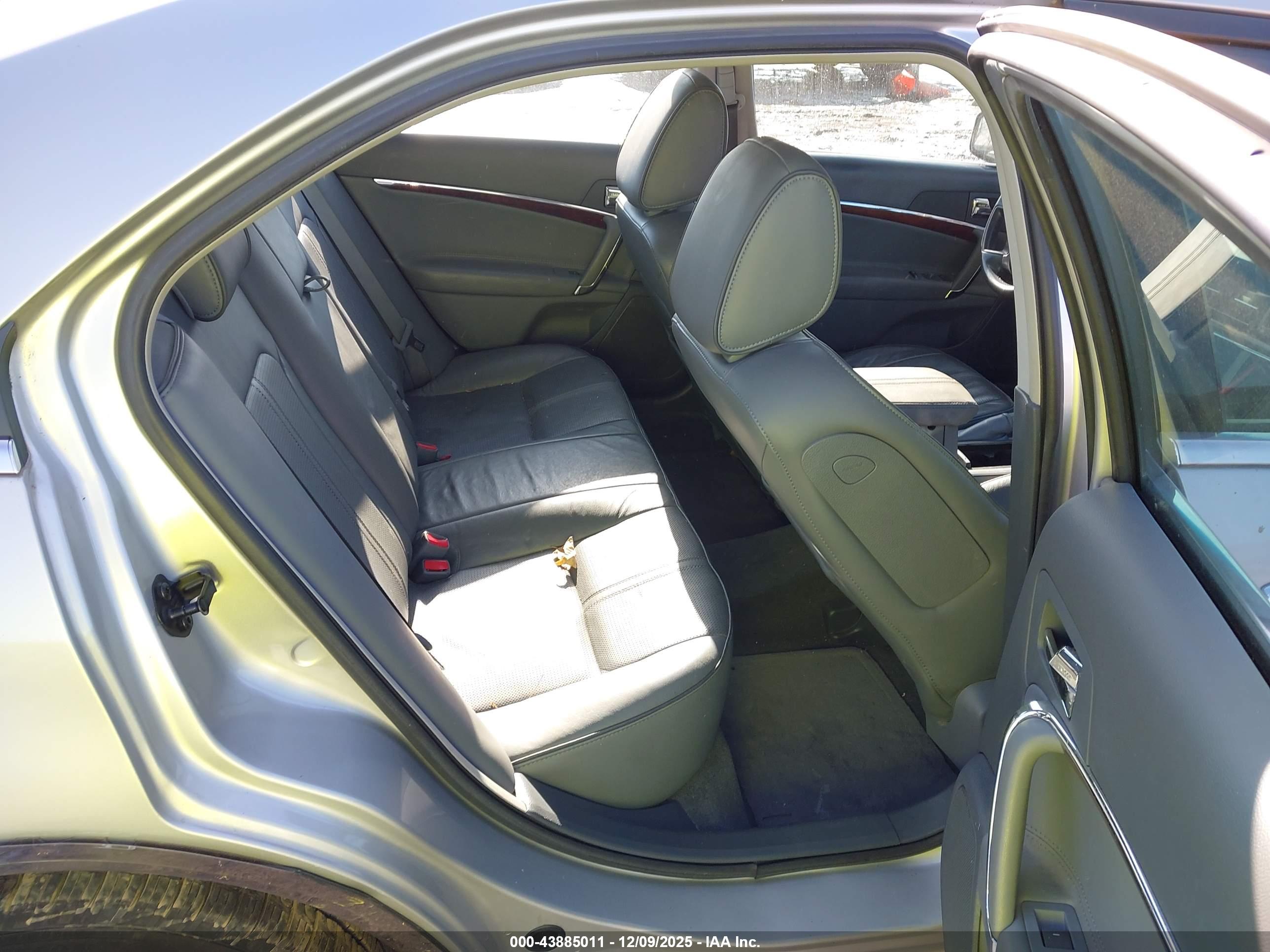 LINCOLN MKZ image 8