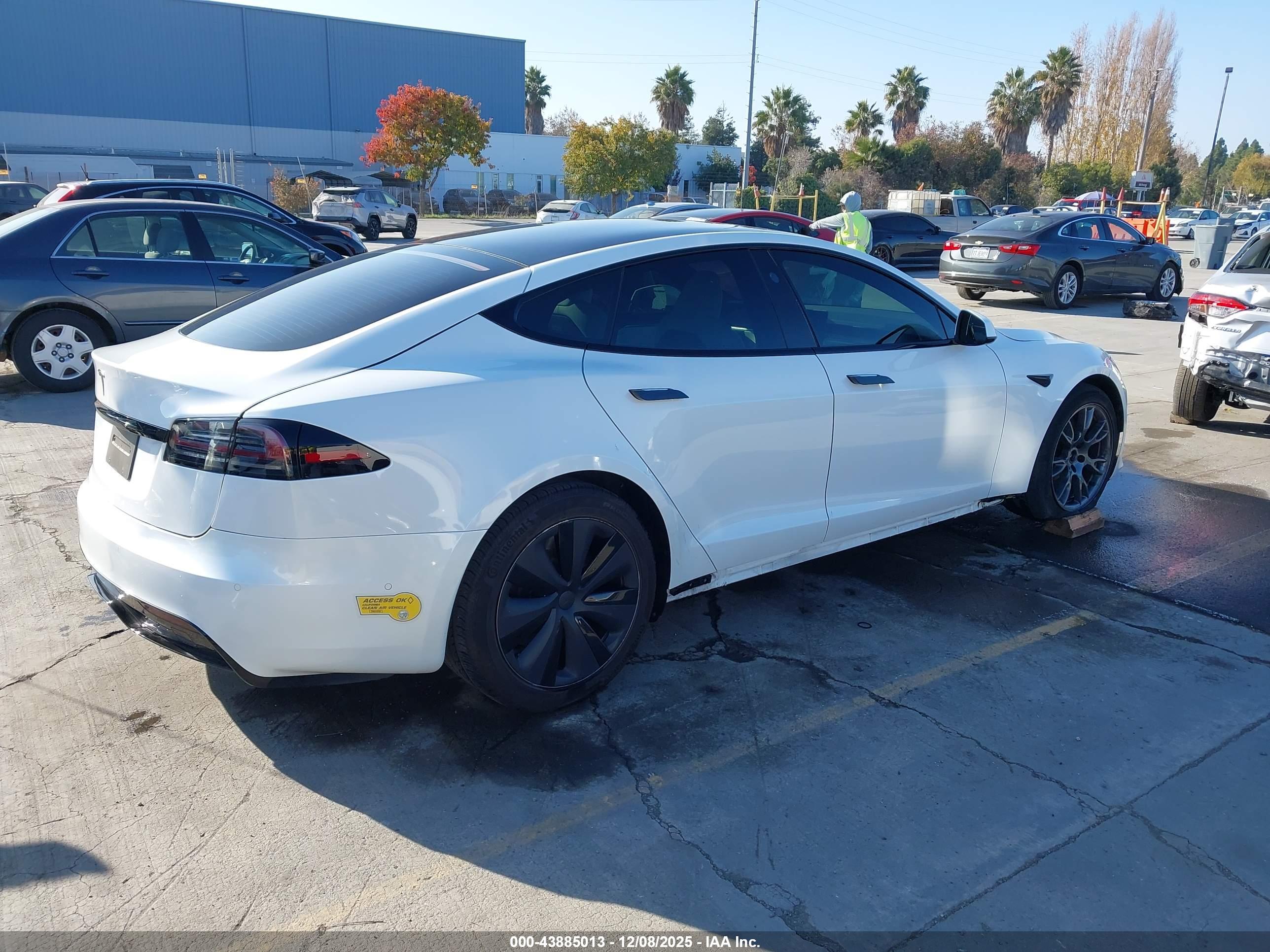 TESLA MODEL image 4