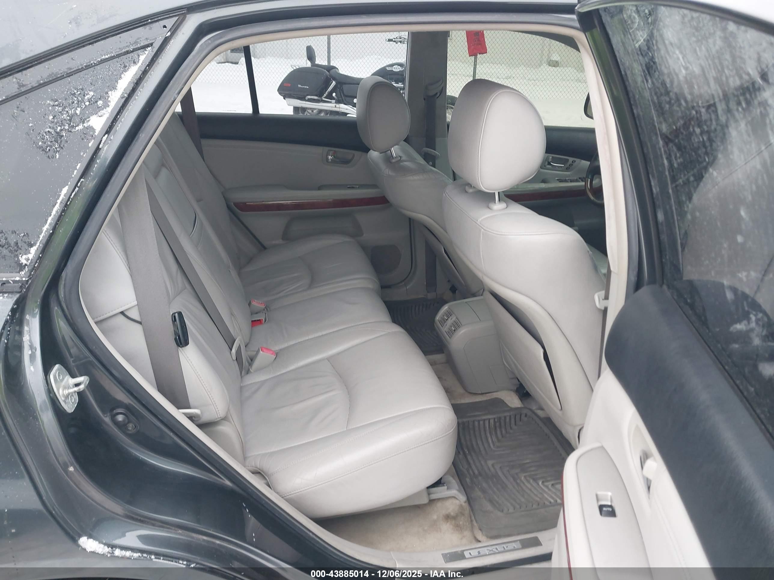 LEXUS RX image 8