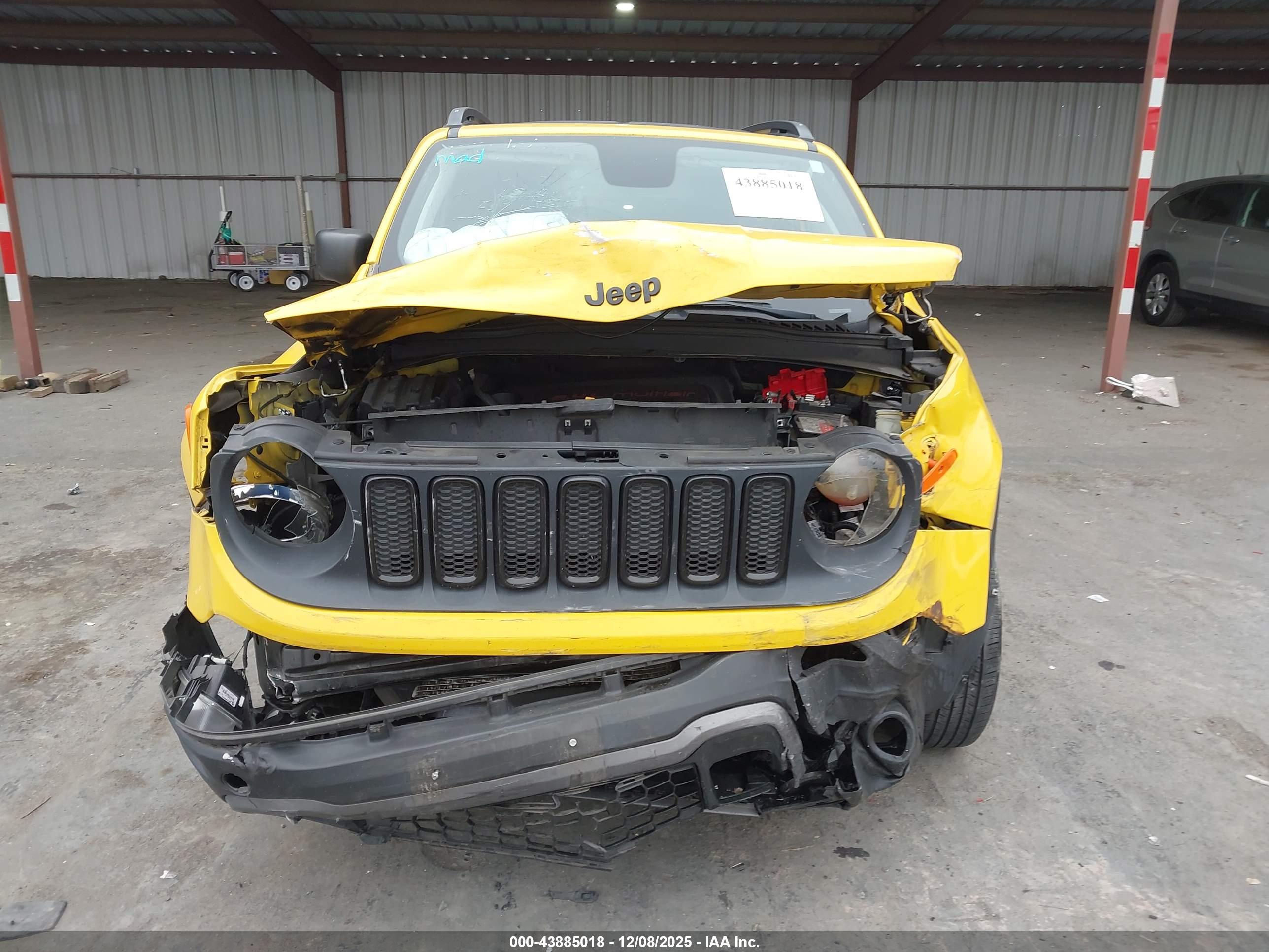 JEEP RENEGADE image 6