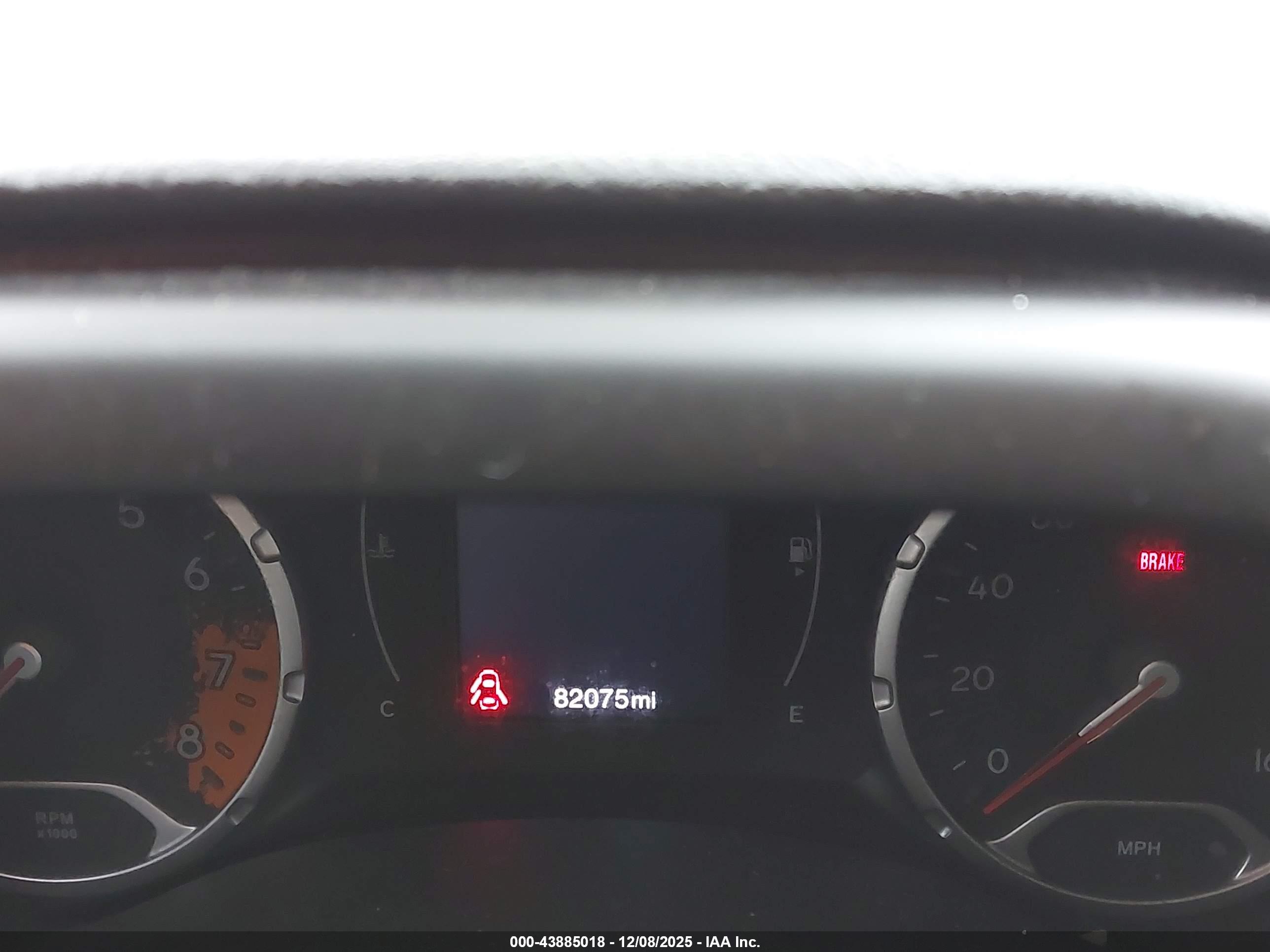 JEEP RENEGADE image 7