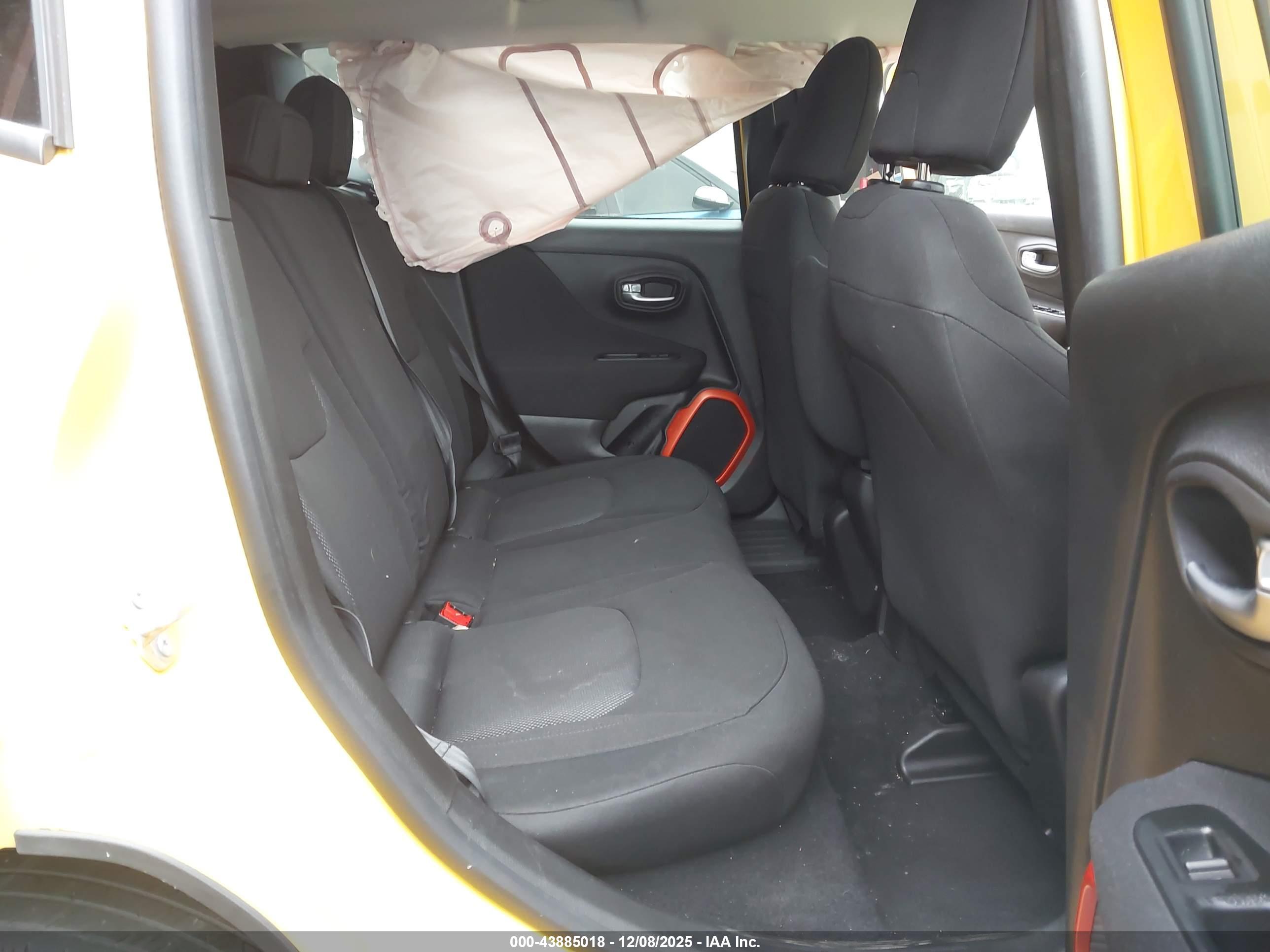 JEEP RENEGADE image 8