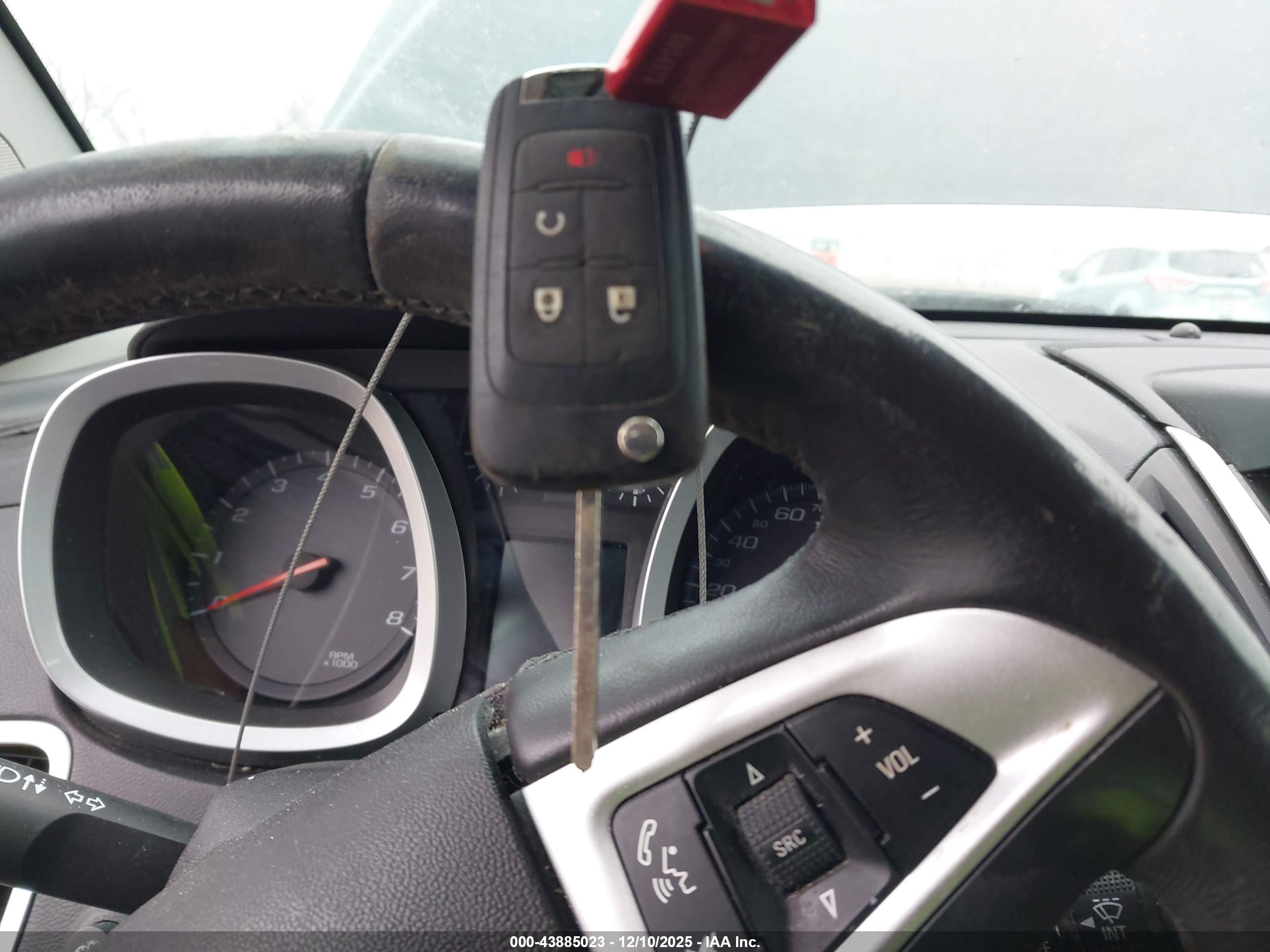 CHEVROLET EQUINOX image 11