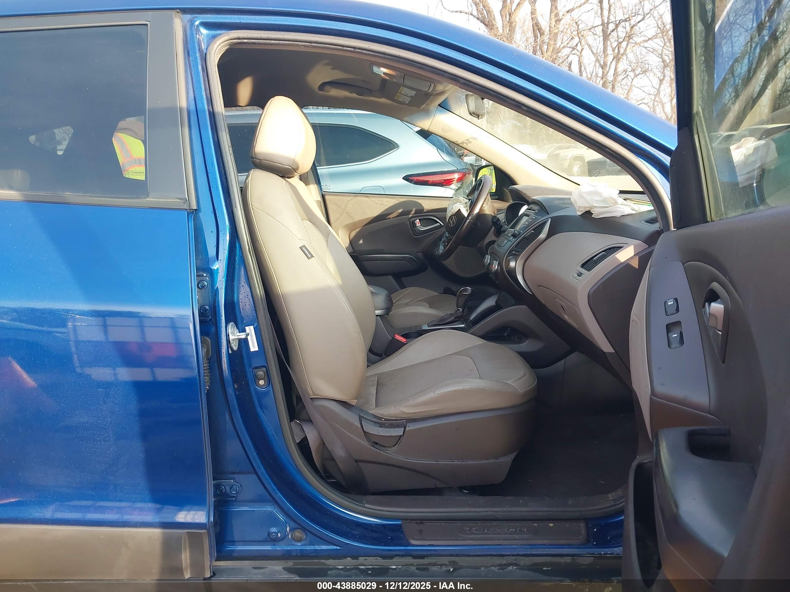 HYUNDAI TUCSON image 5