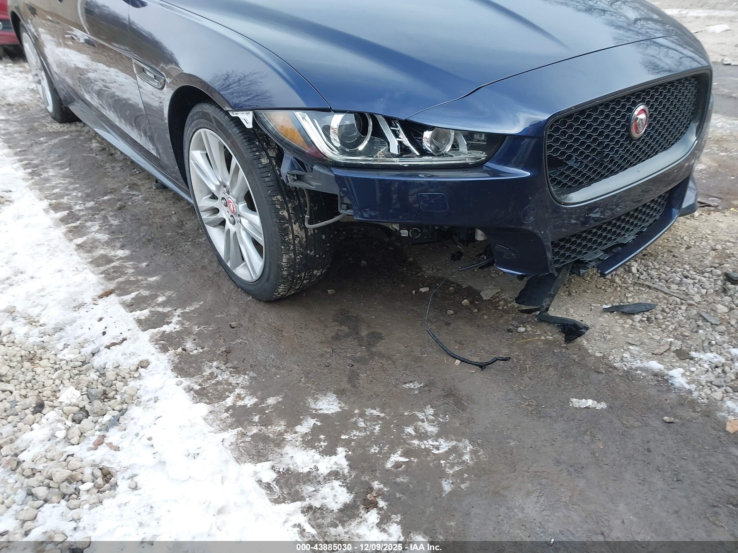 JAGUAR XE image 6