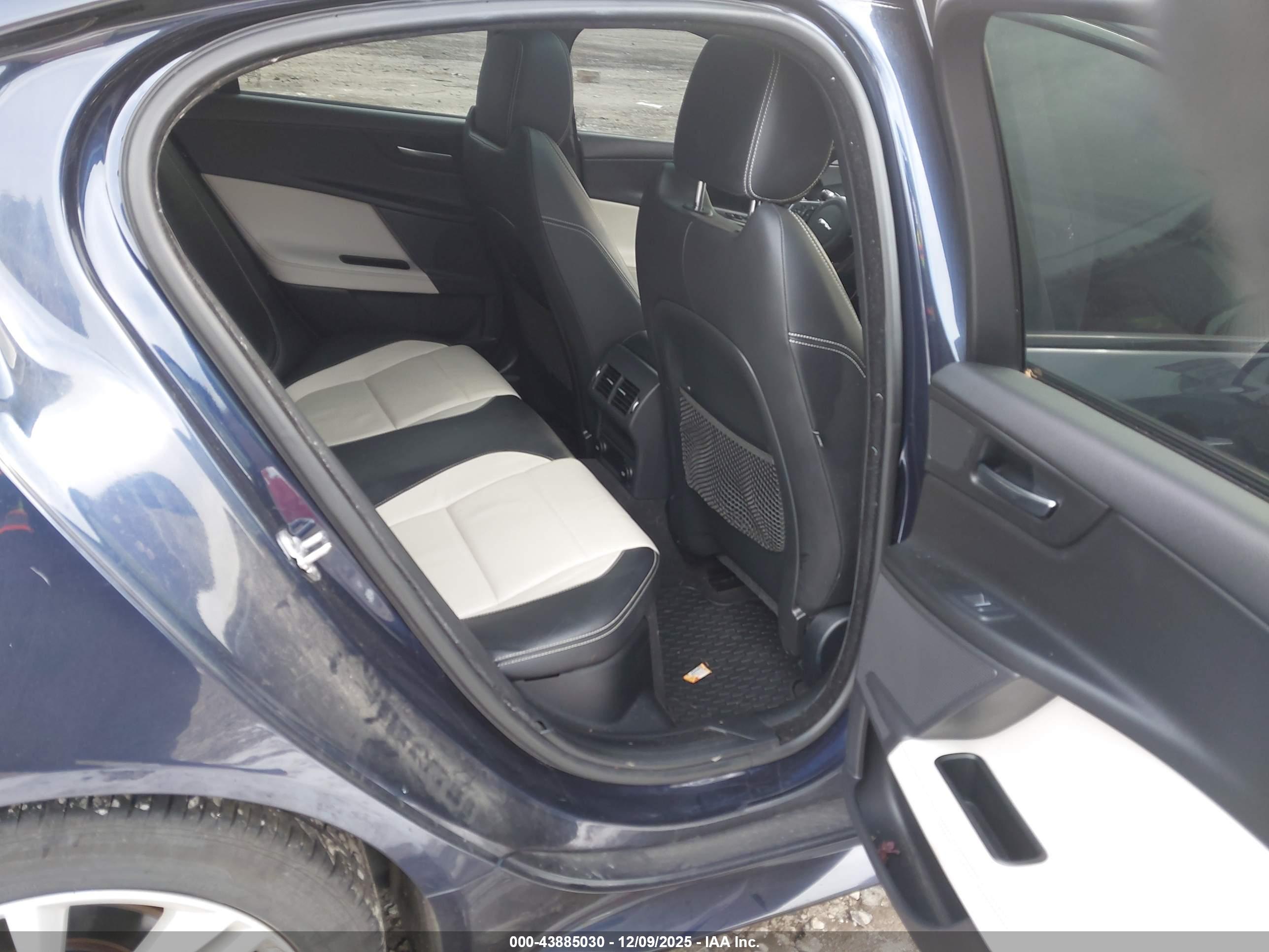 JAGUAR XE image 8