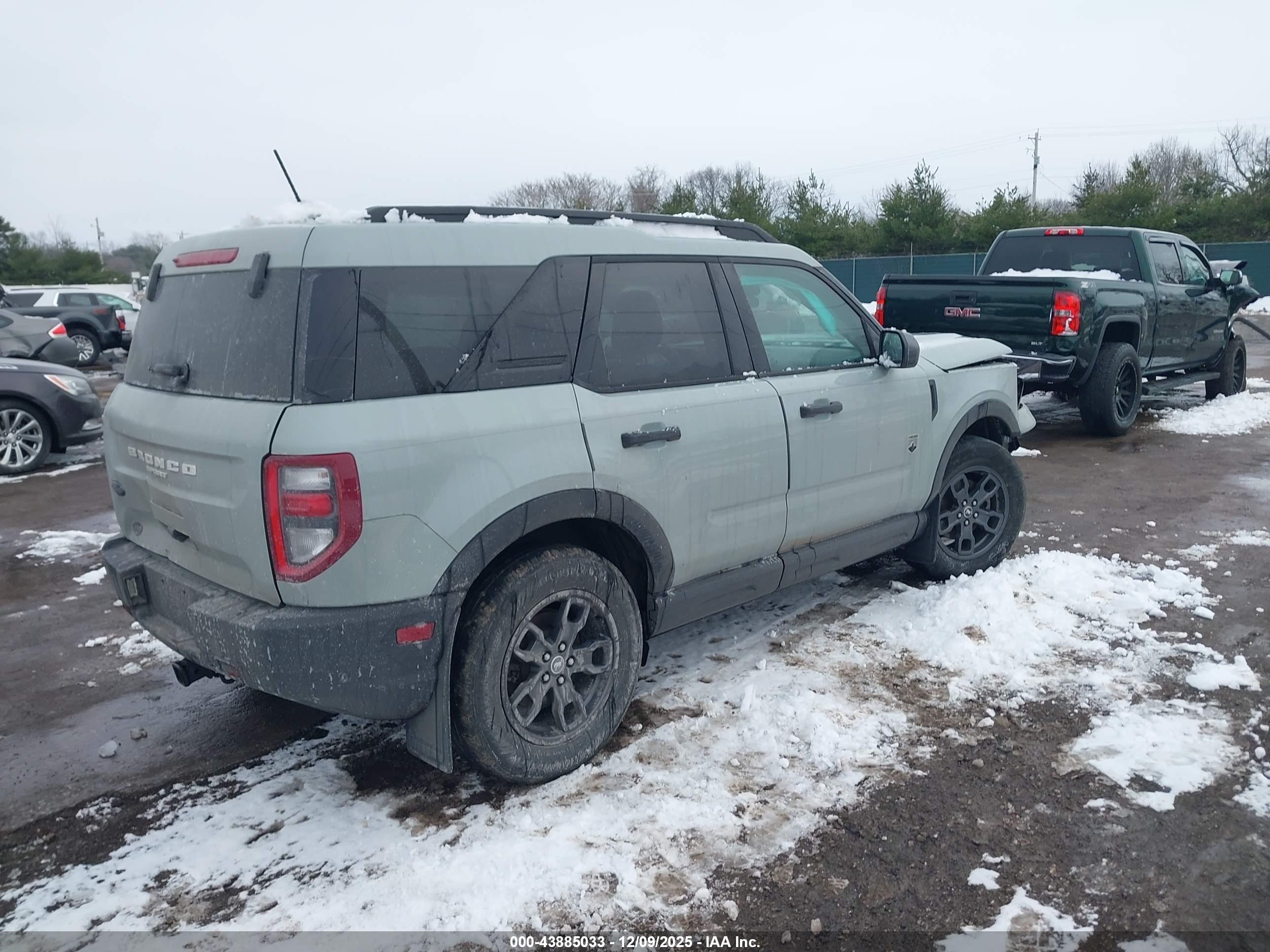 FORD BRONCO image 4