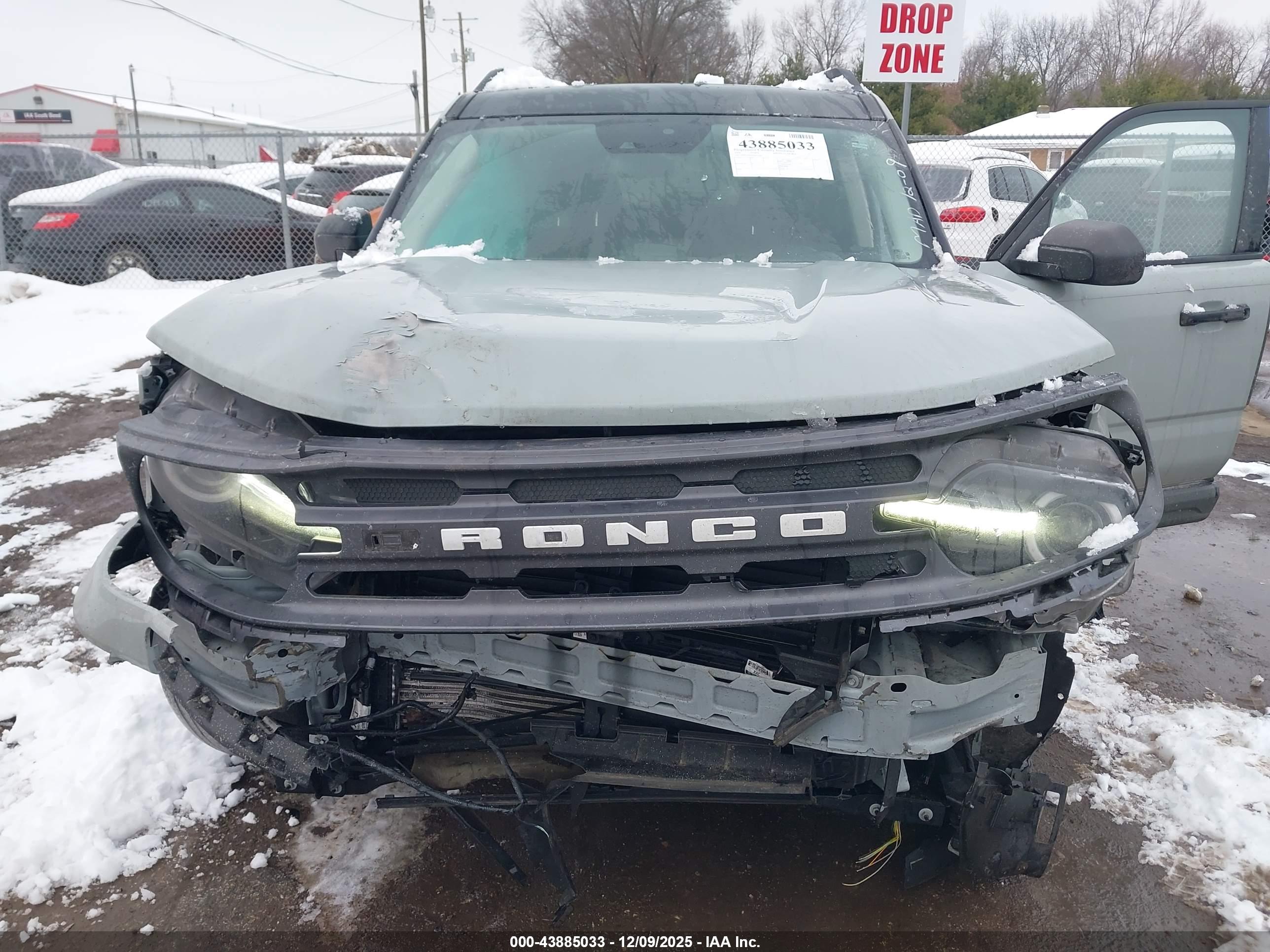 FORD BRONCO image 6