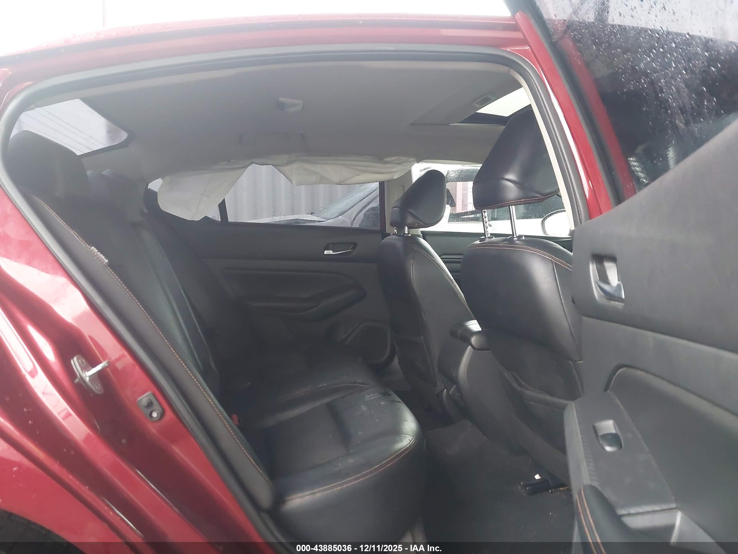 NISSAN ALTIMA image 8