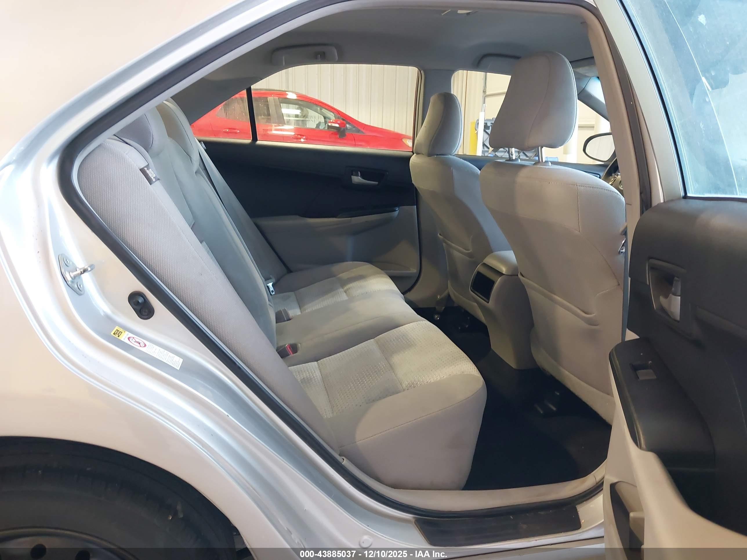TOYOTA CAMRY image 8