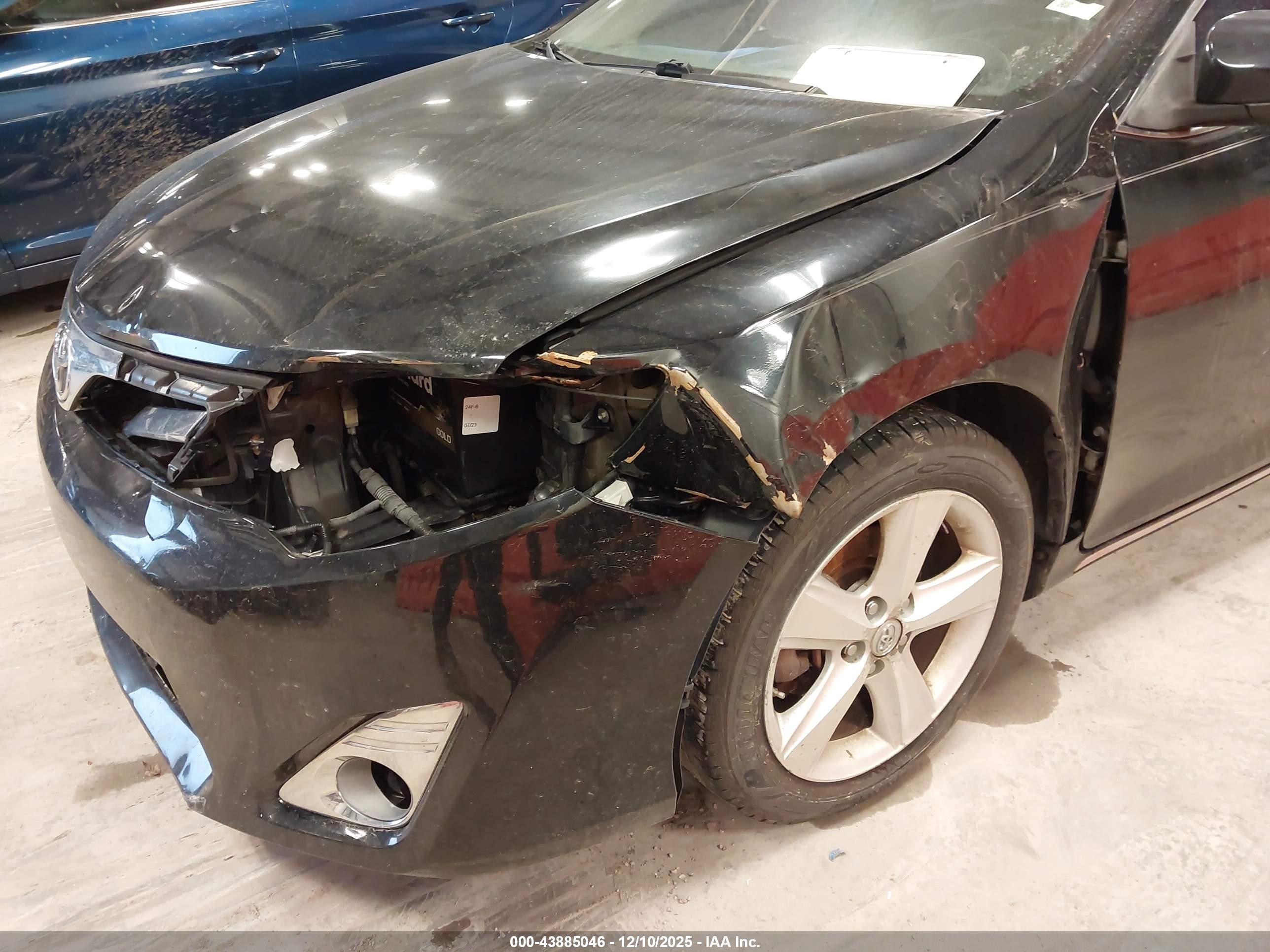 TOYOTA CAMRY image 6