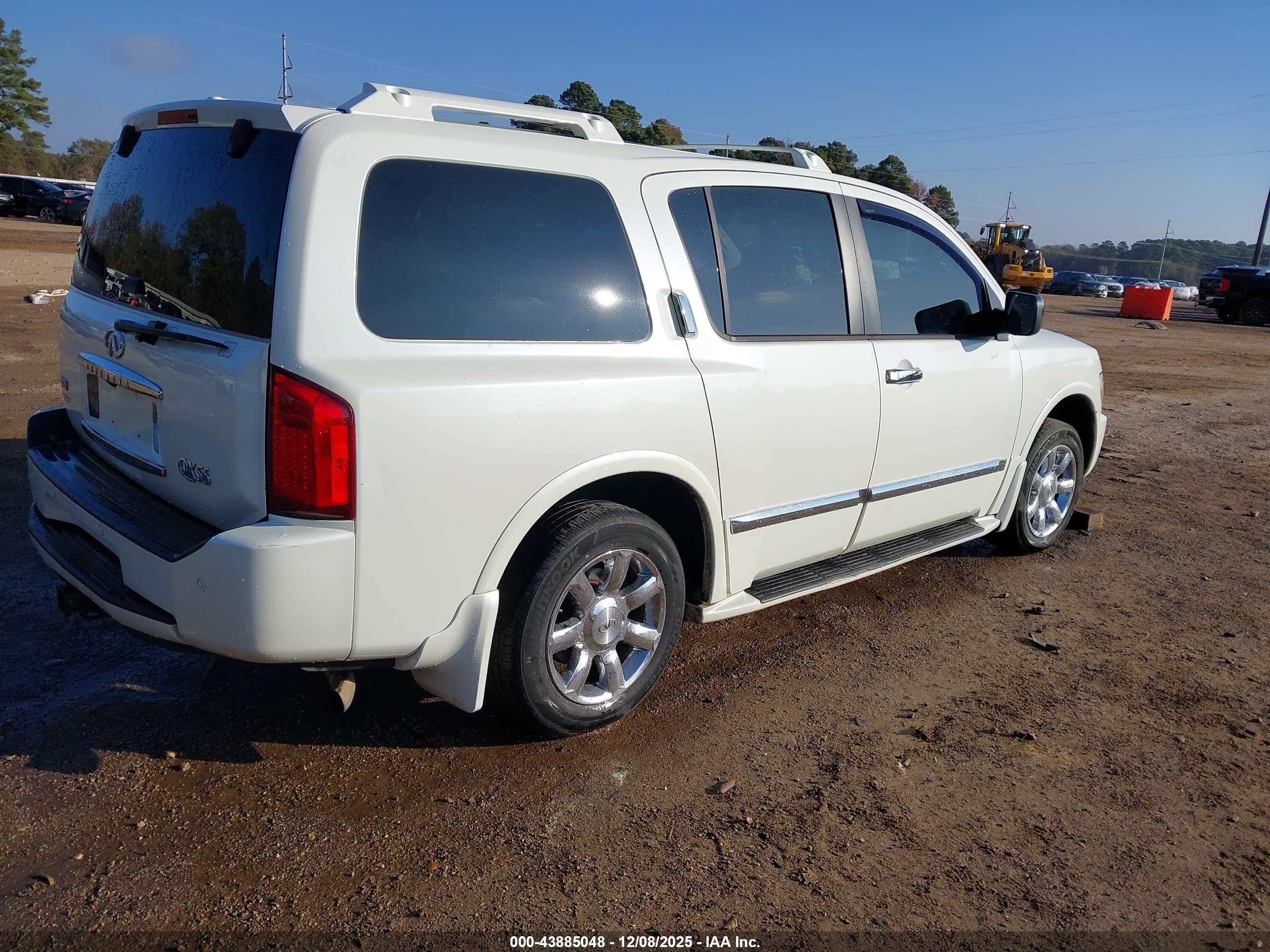 INFINITI QX56 image 4