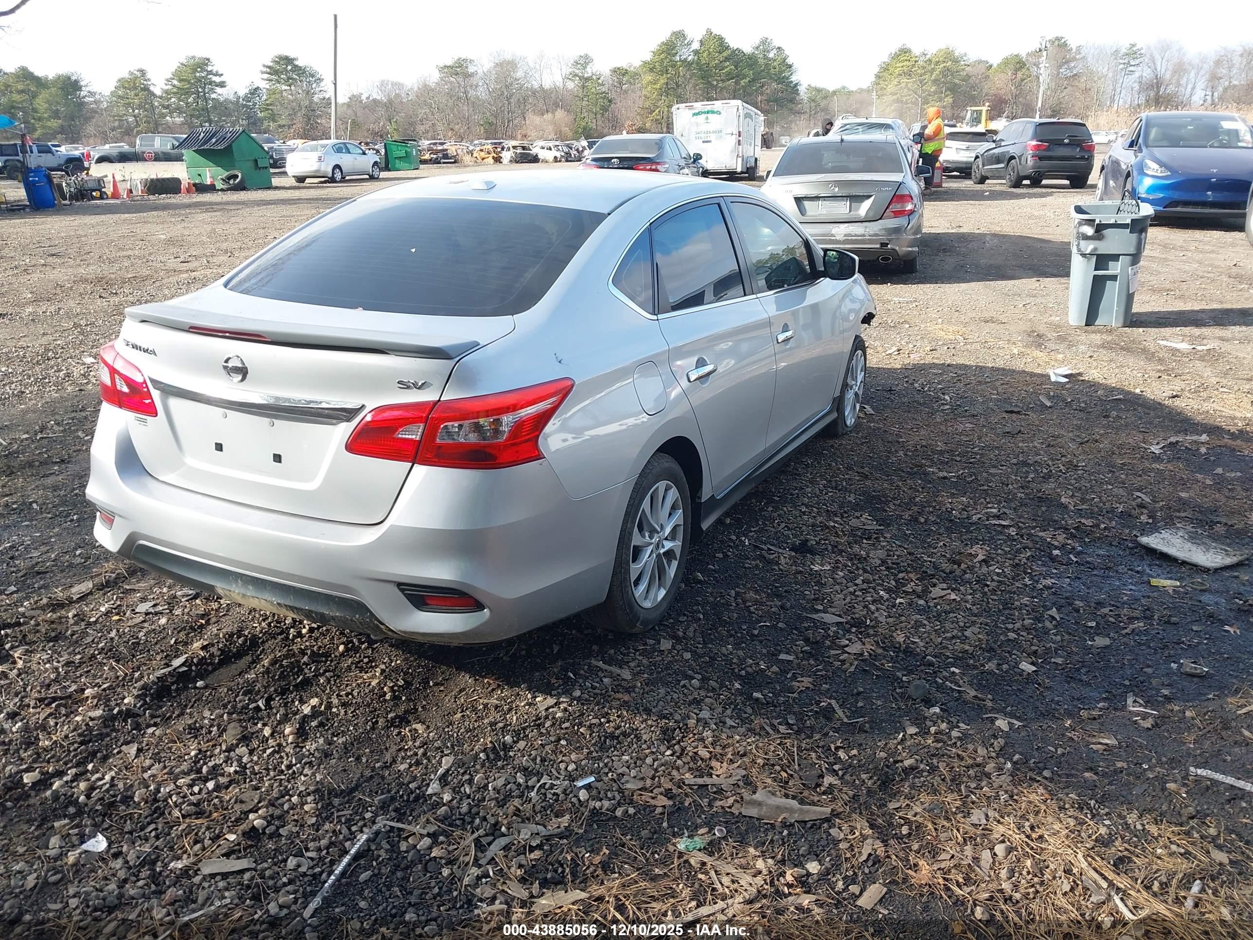 NISSAN SENTRA image 4