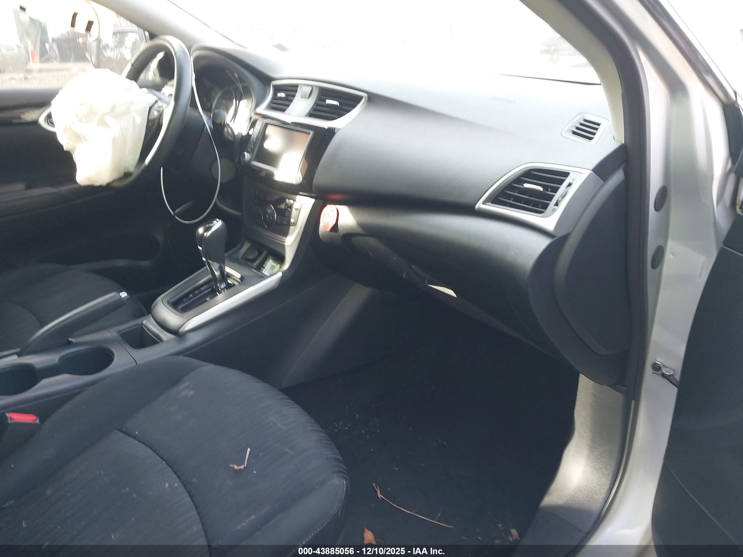 NISSAN SENTRA image 5