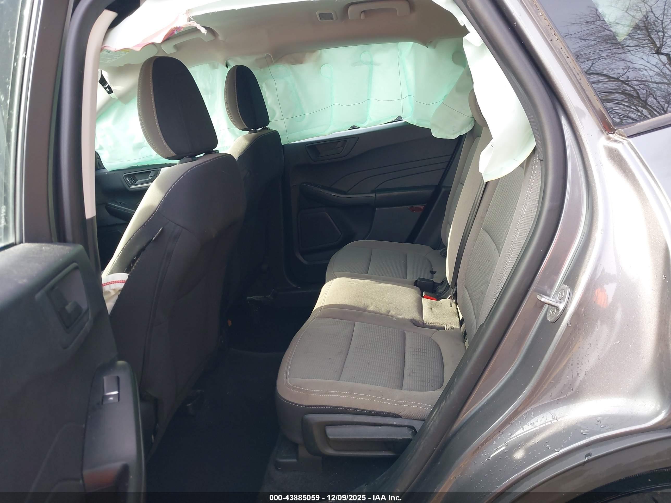 FORD ESCAPE image 8