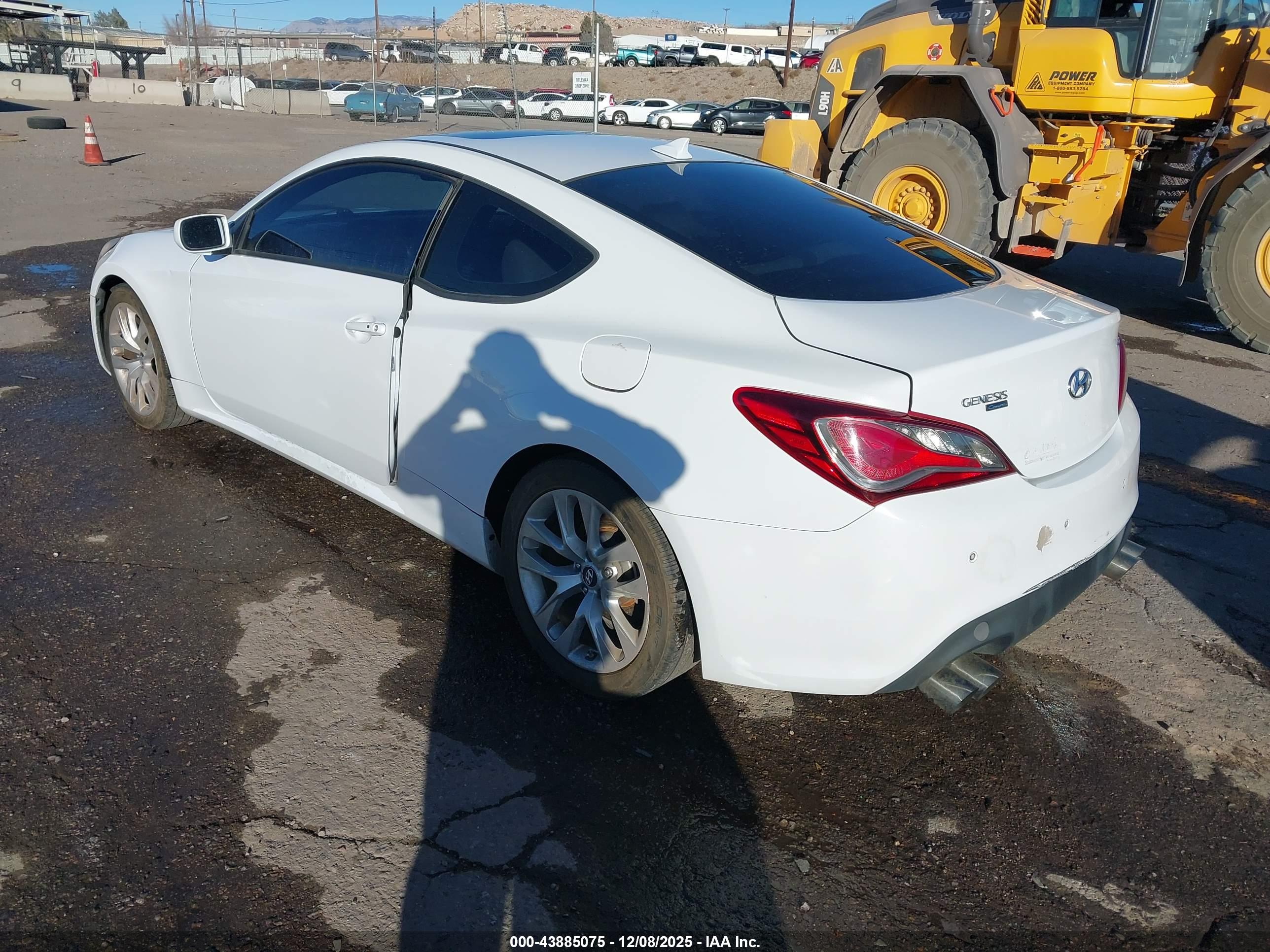 HYUNDAI GENESIS image 3