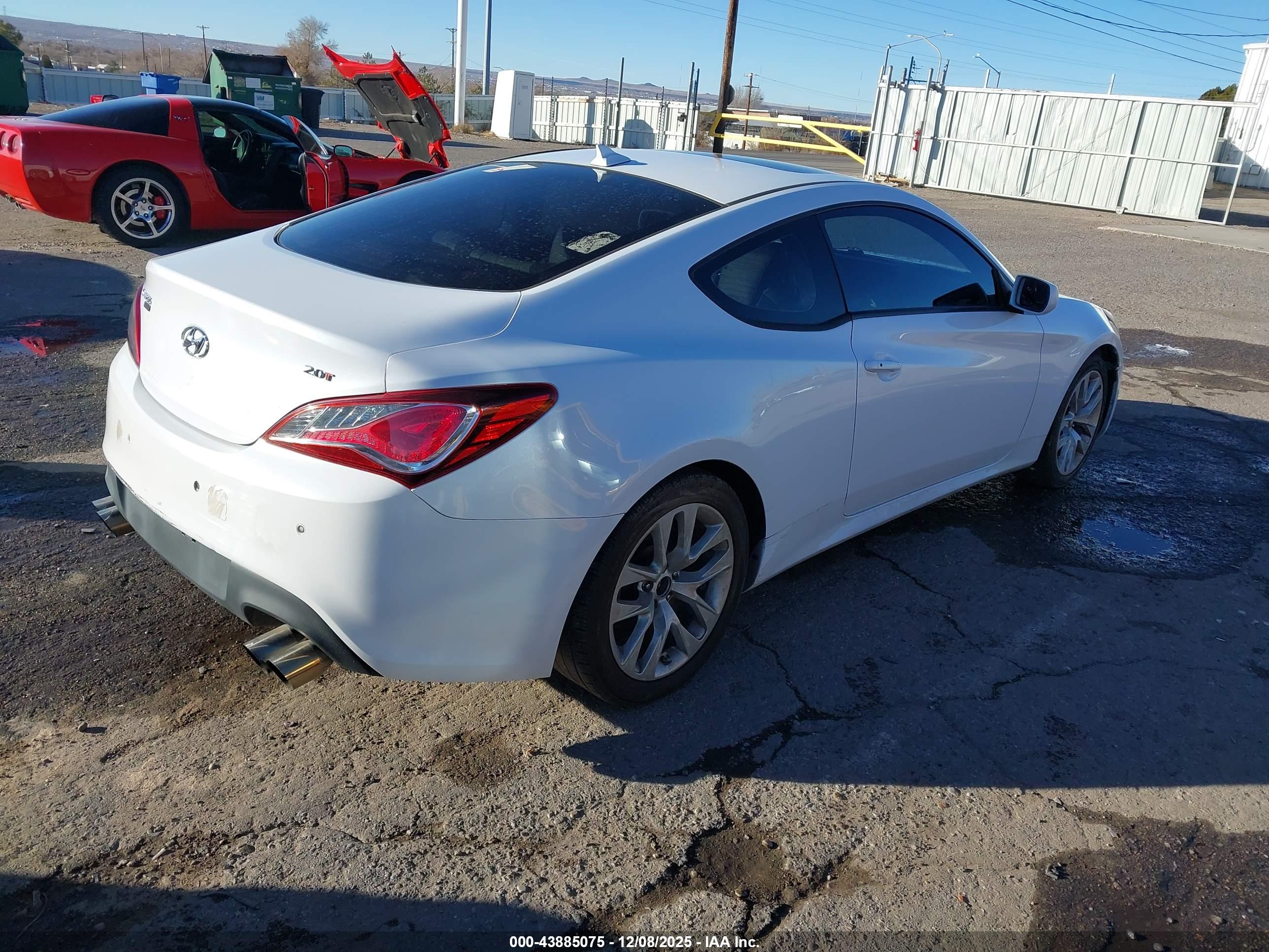 HYUNDAI GENESIS image 4