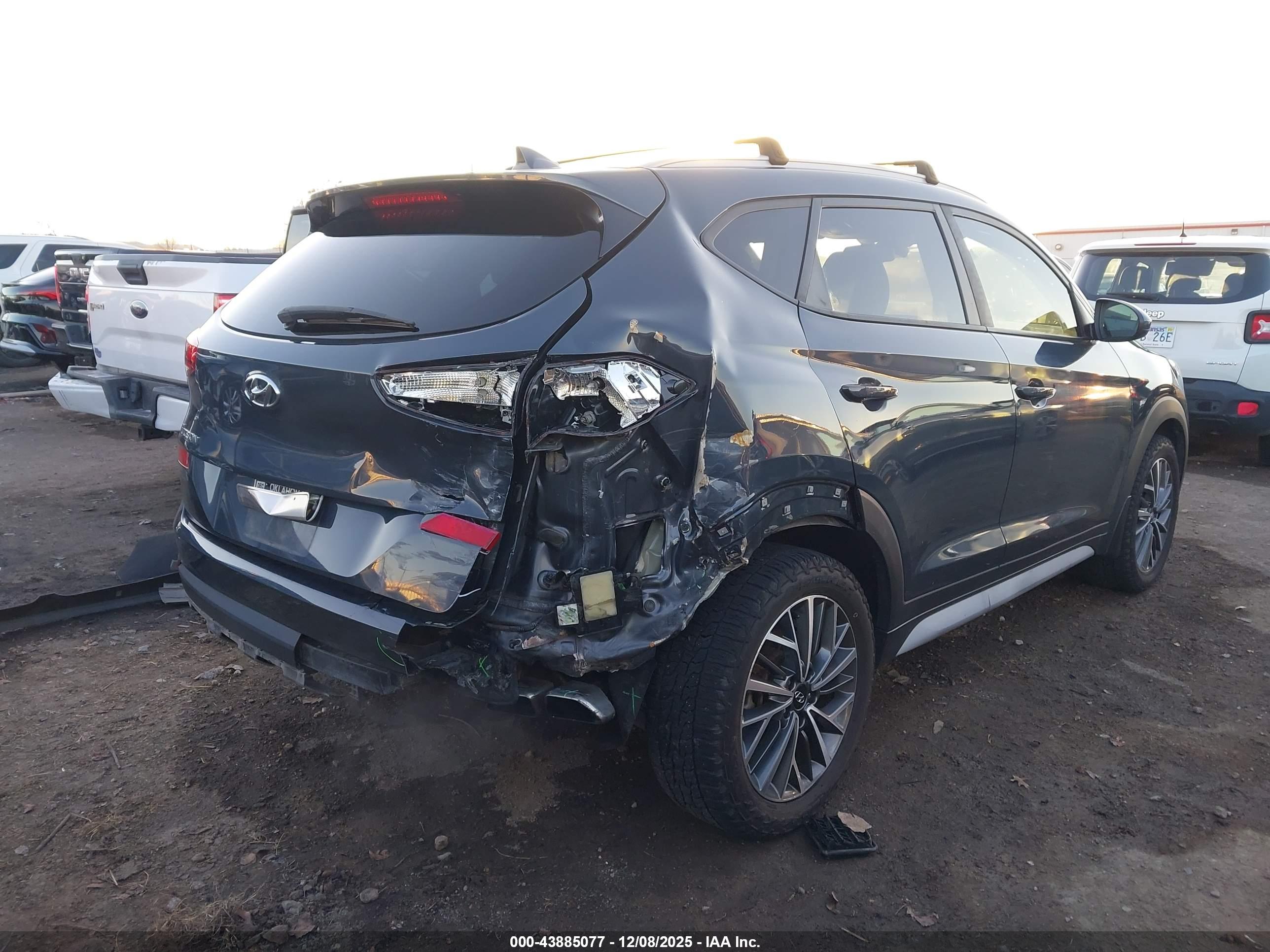 HYUNDAI TUCSON image 6