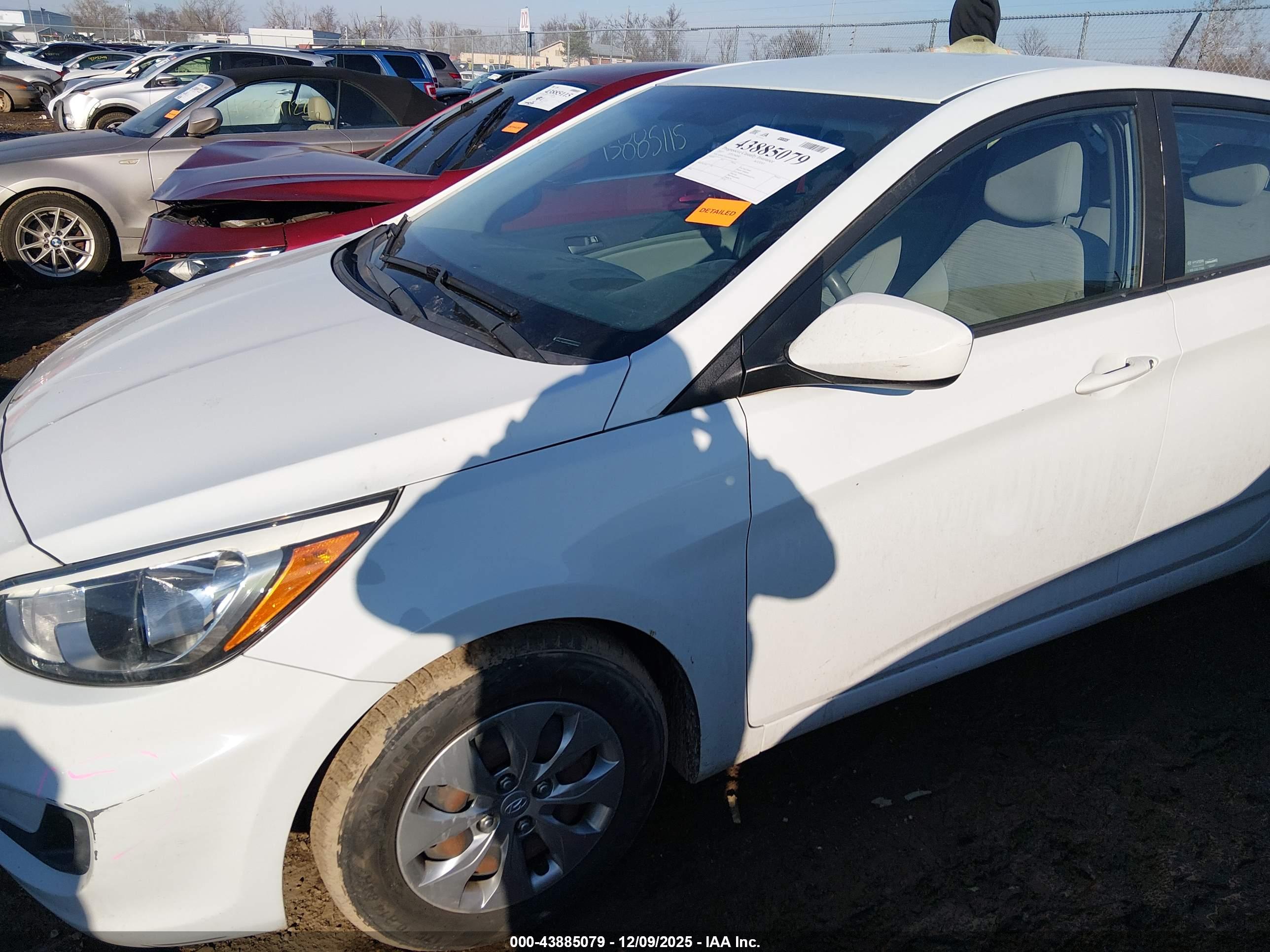 HYUNDAI ACCENT image 2