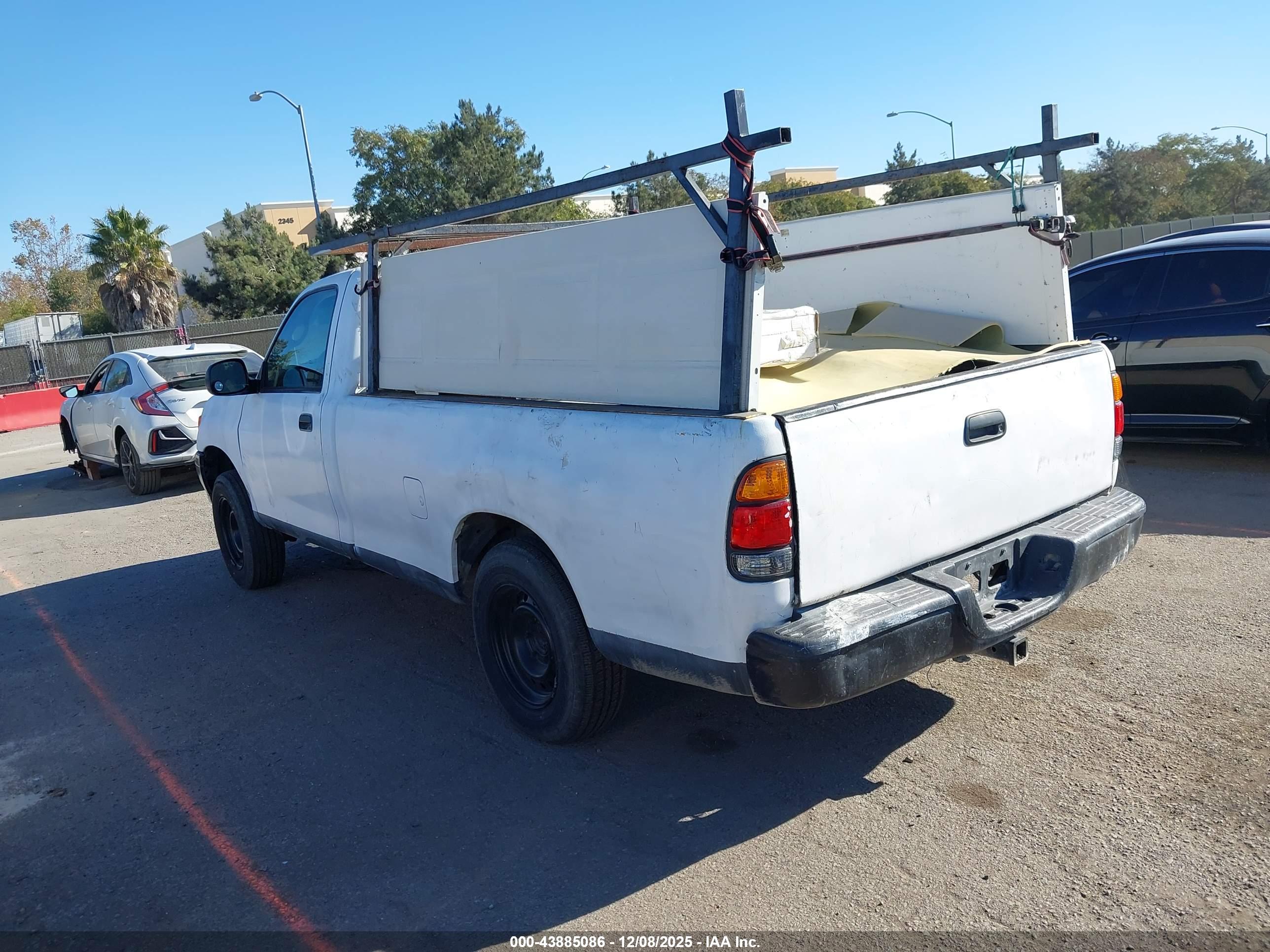 TOYOTA TUNDRA image 3