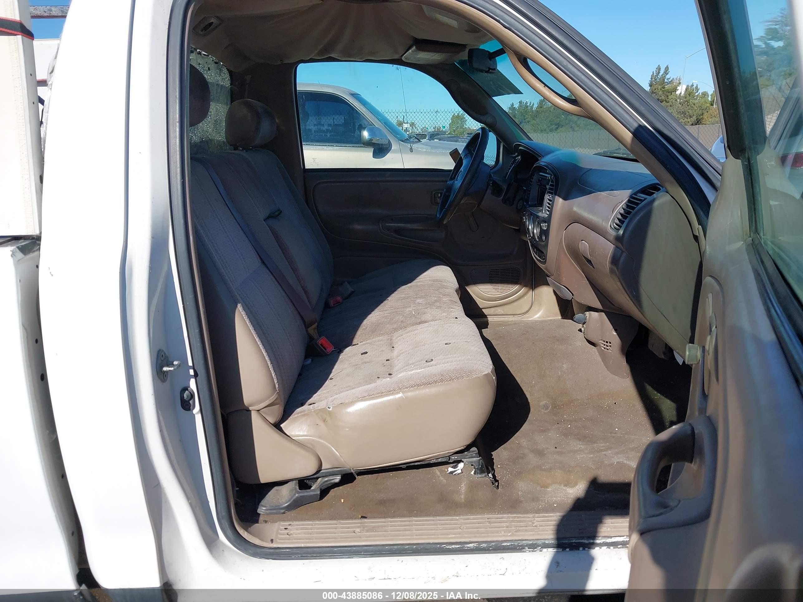 TOYOTA TUNDRA image 5