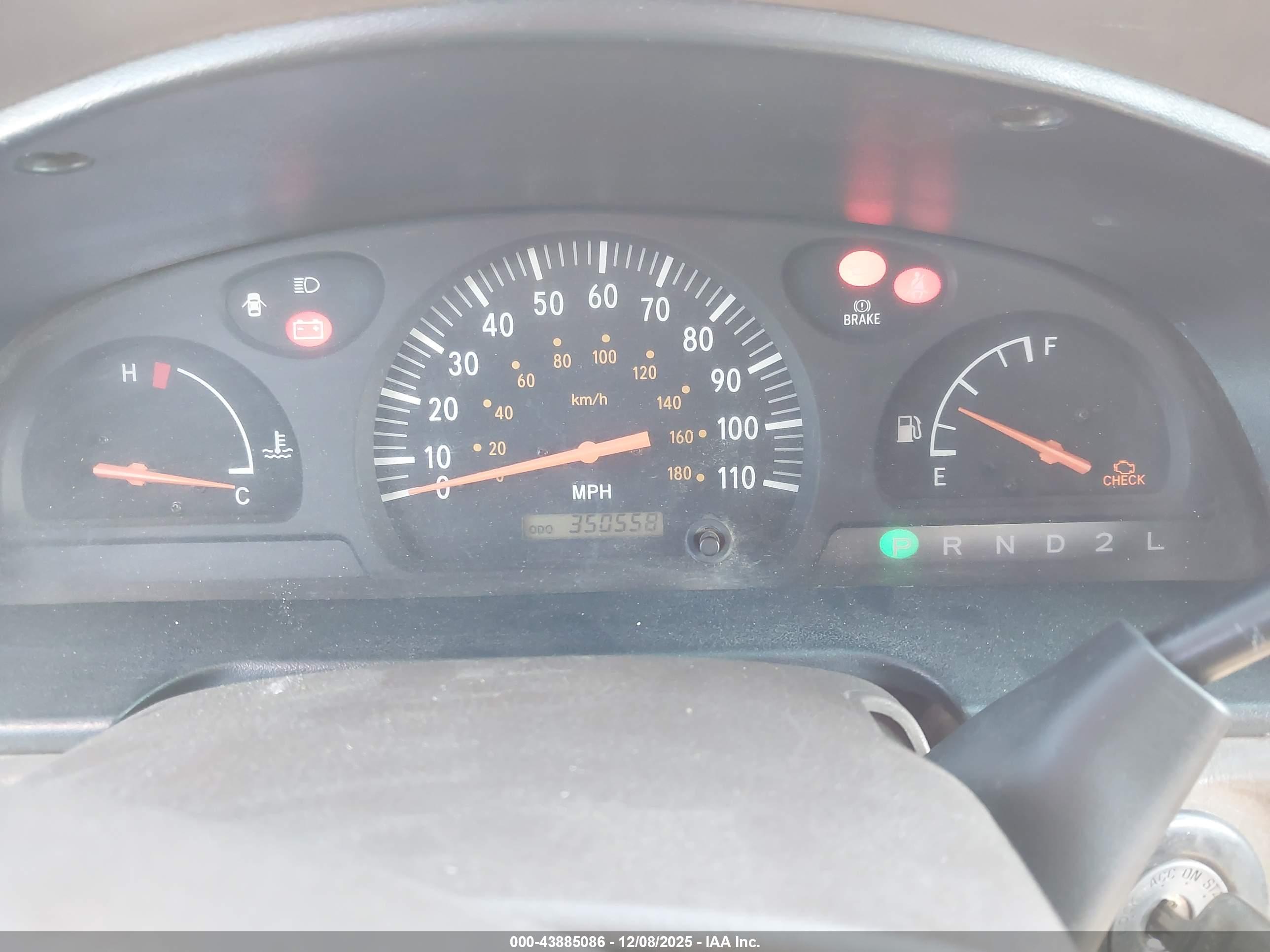 TOYOTA TUNDRA image 7