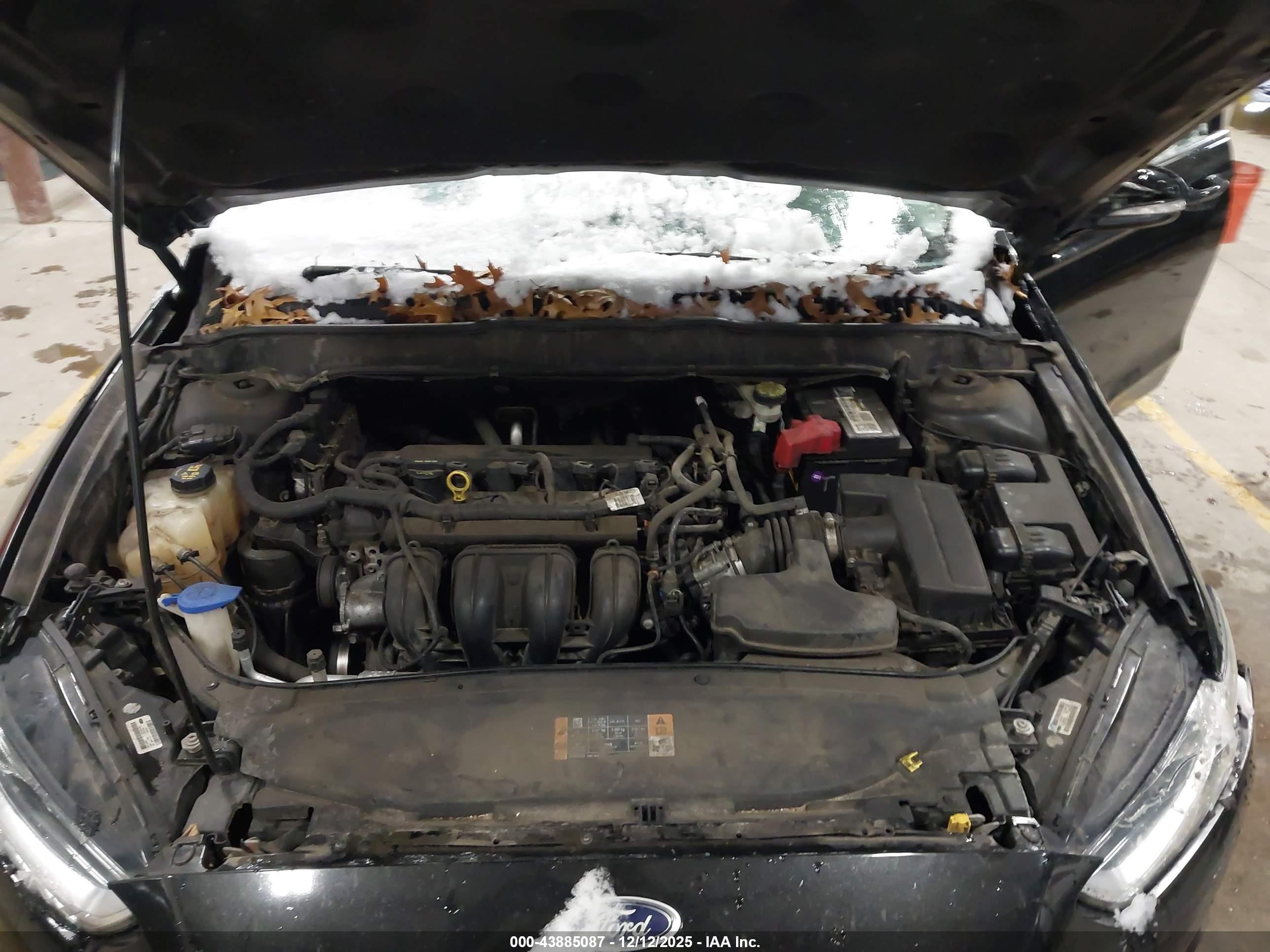 FORD FUSION image 10