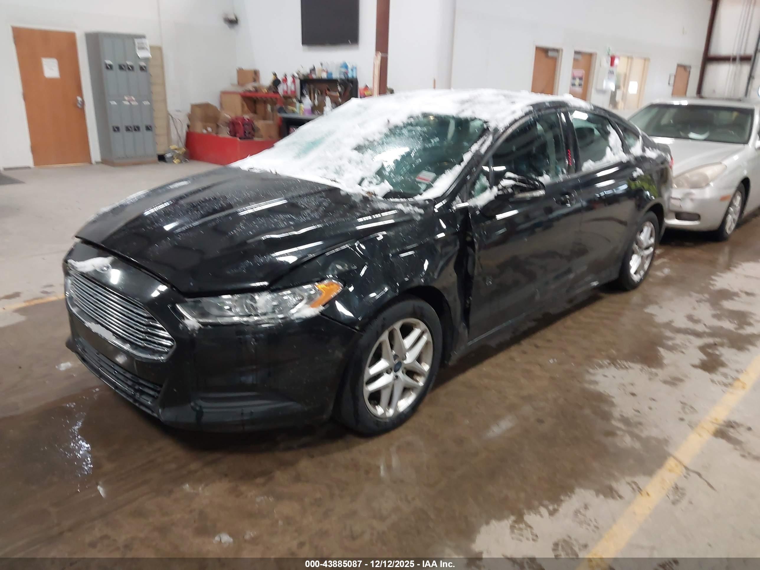 FORD FUSION image 2
